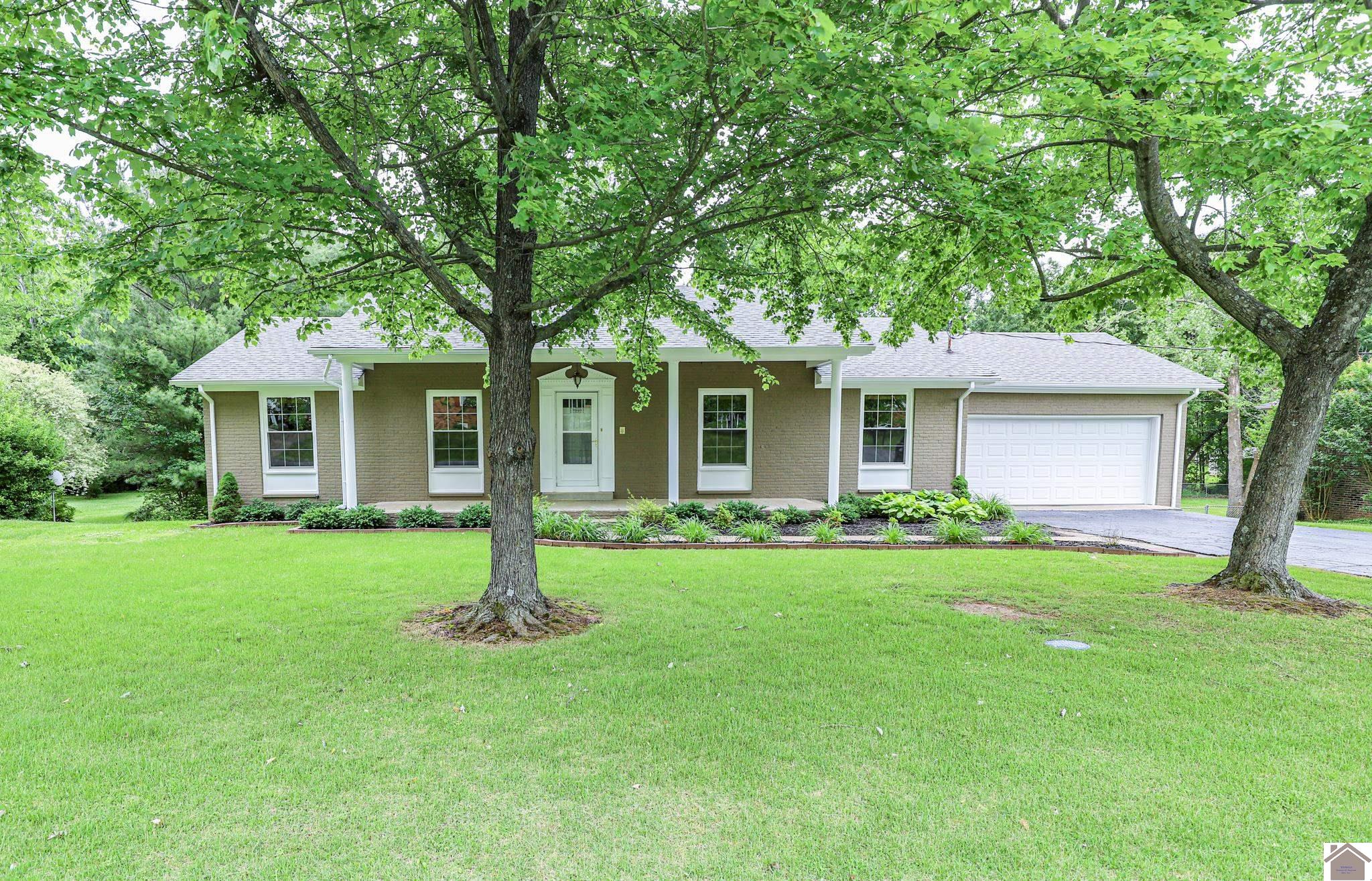 3940 Cleary Drive, Paducah, KY 42001 Listing Photo  1