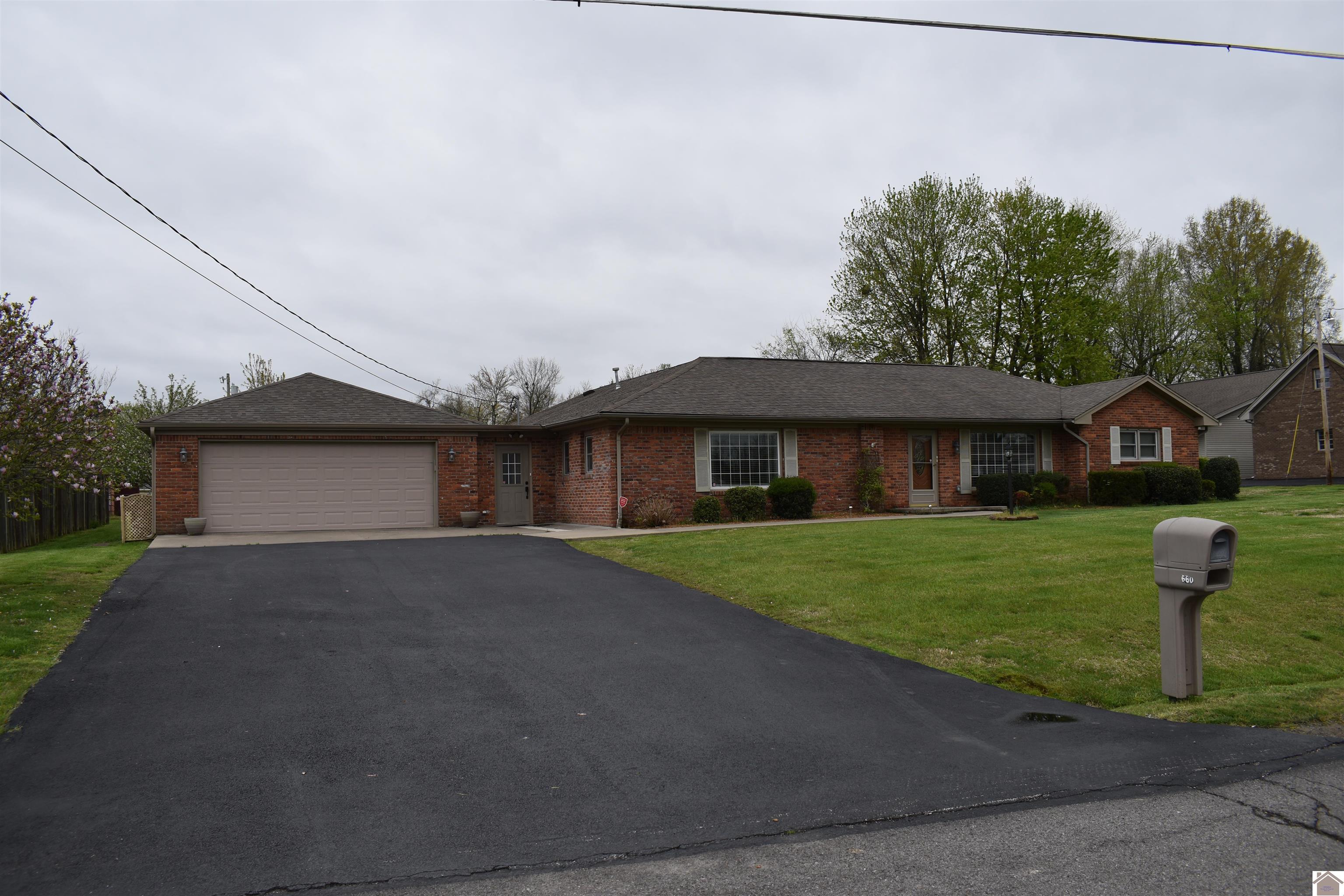 660 Holly Dr, Paducah, KY 42003 Listing Photo  1
