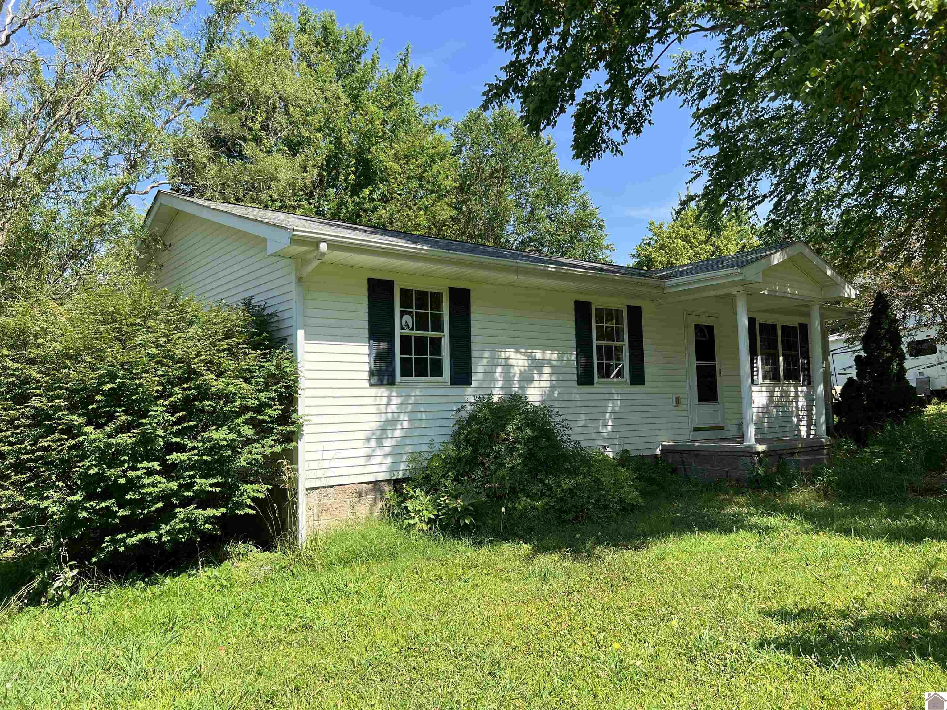 876 Cherrywood Street, Calvert City, KY 42029