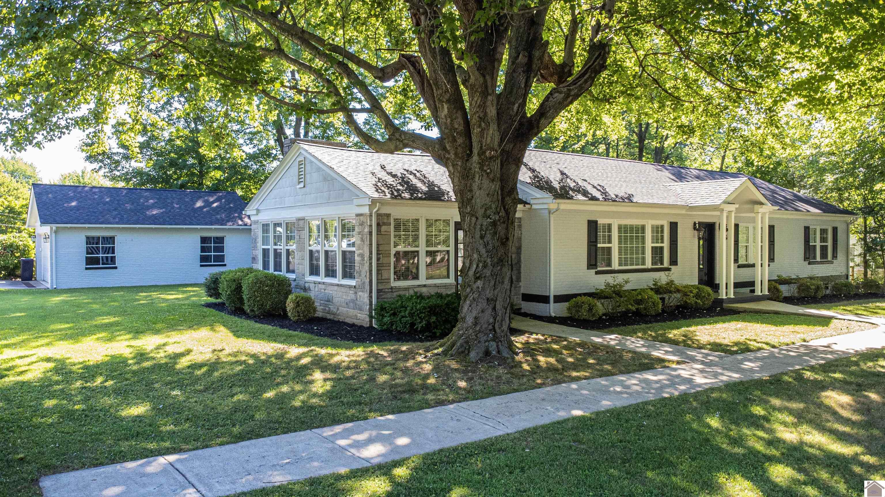 402 Minerva Place Paducah KY 42001 Sold