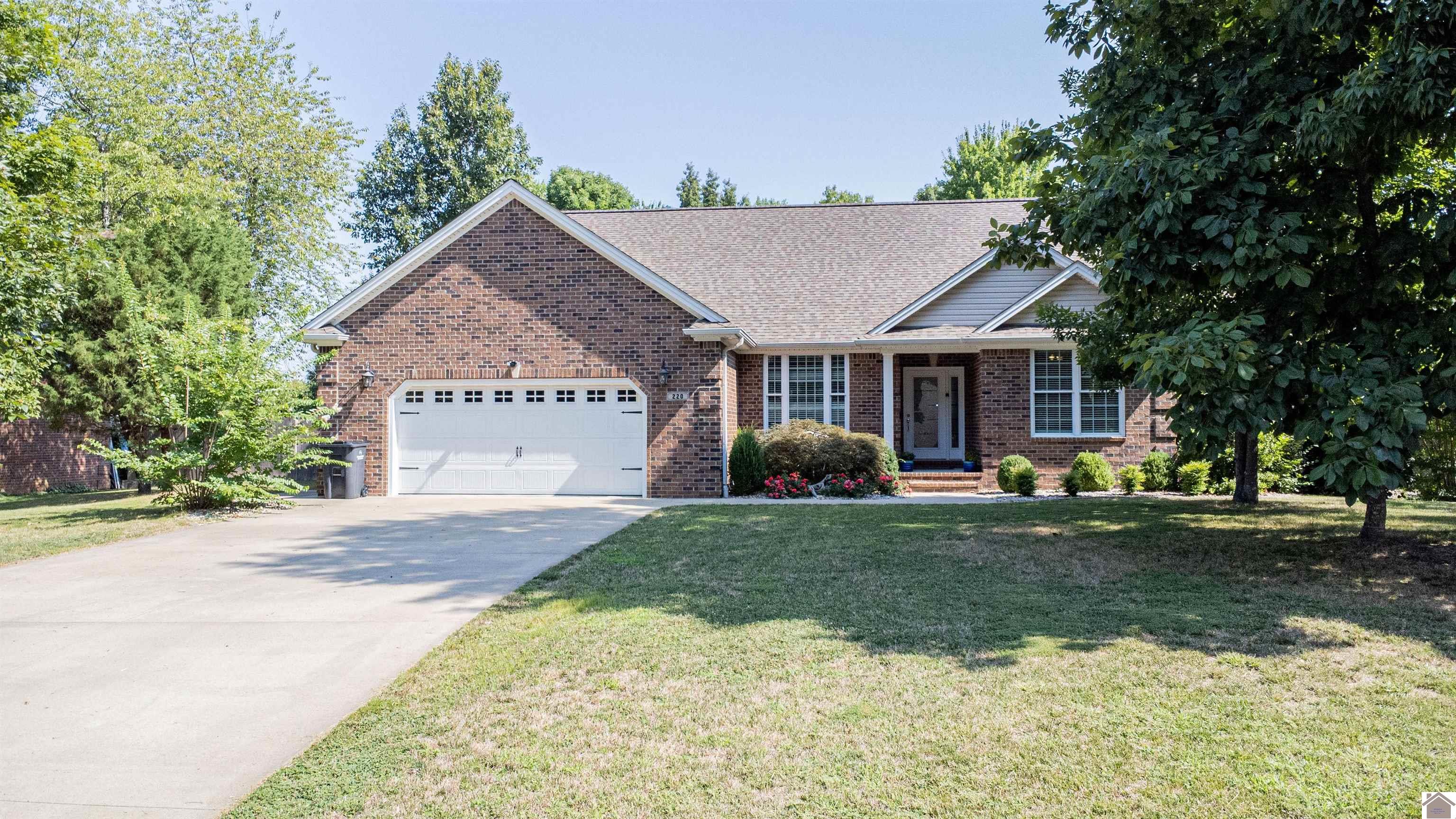 220 Springview Drive, Paducah, KY 42003 Listing Photo  1