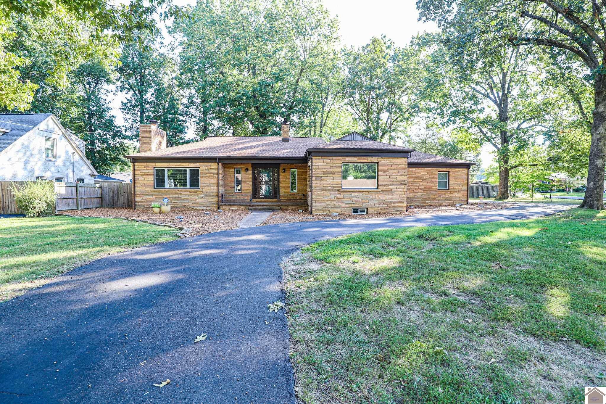 Jessica Housman Realtor at Housman Partners Real Estate