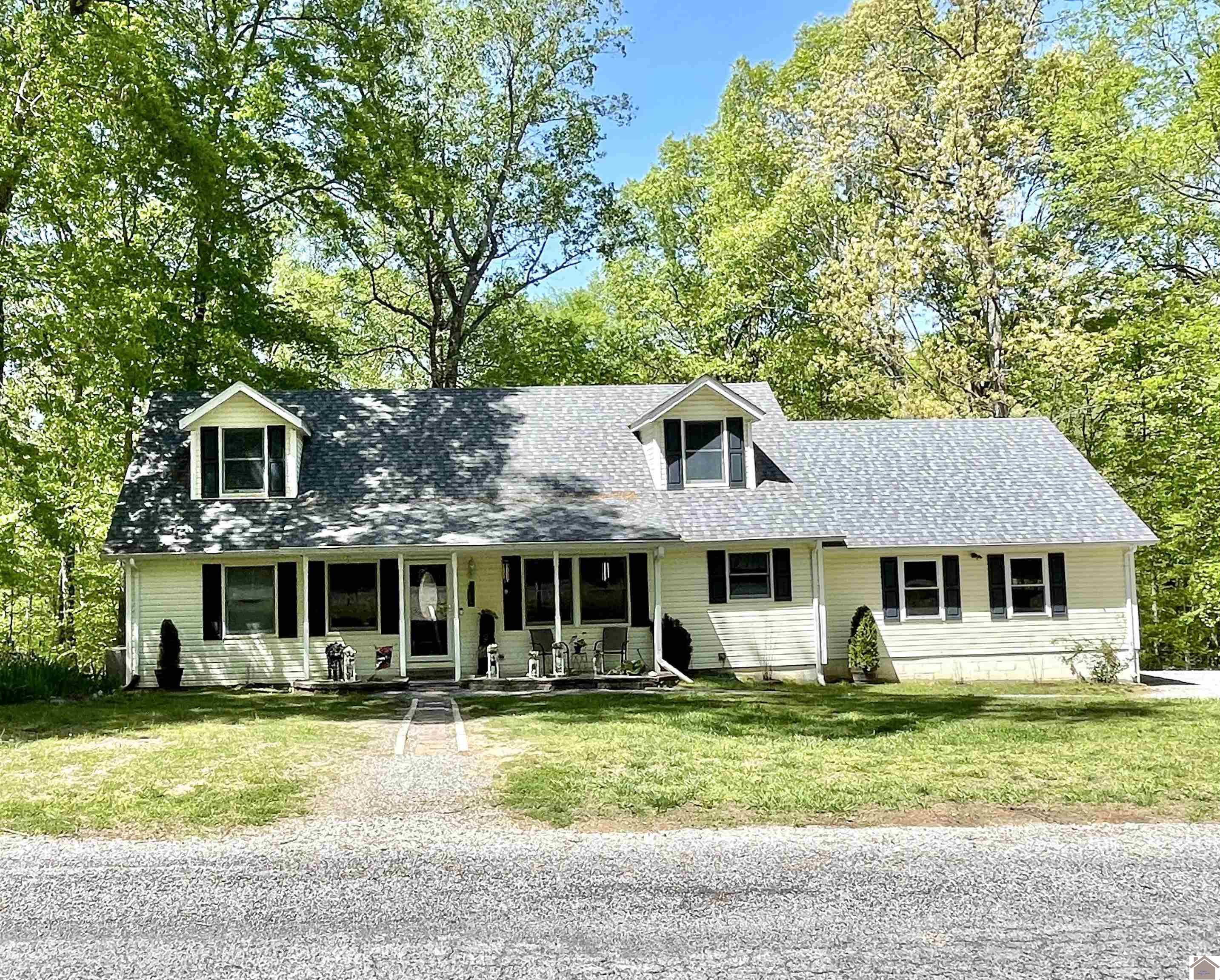112 Grandview Dr., Cadiz, KY 42211