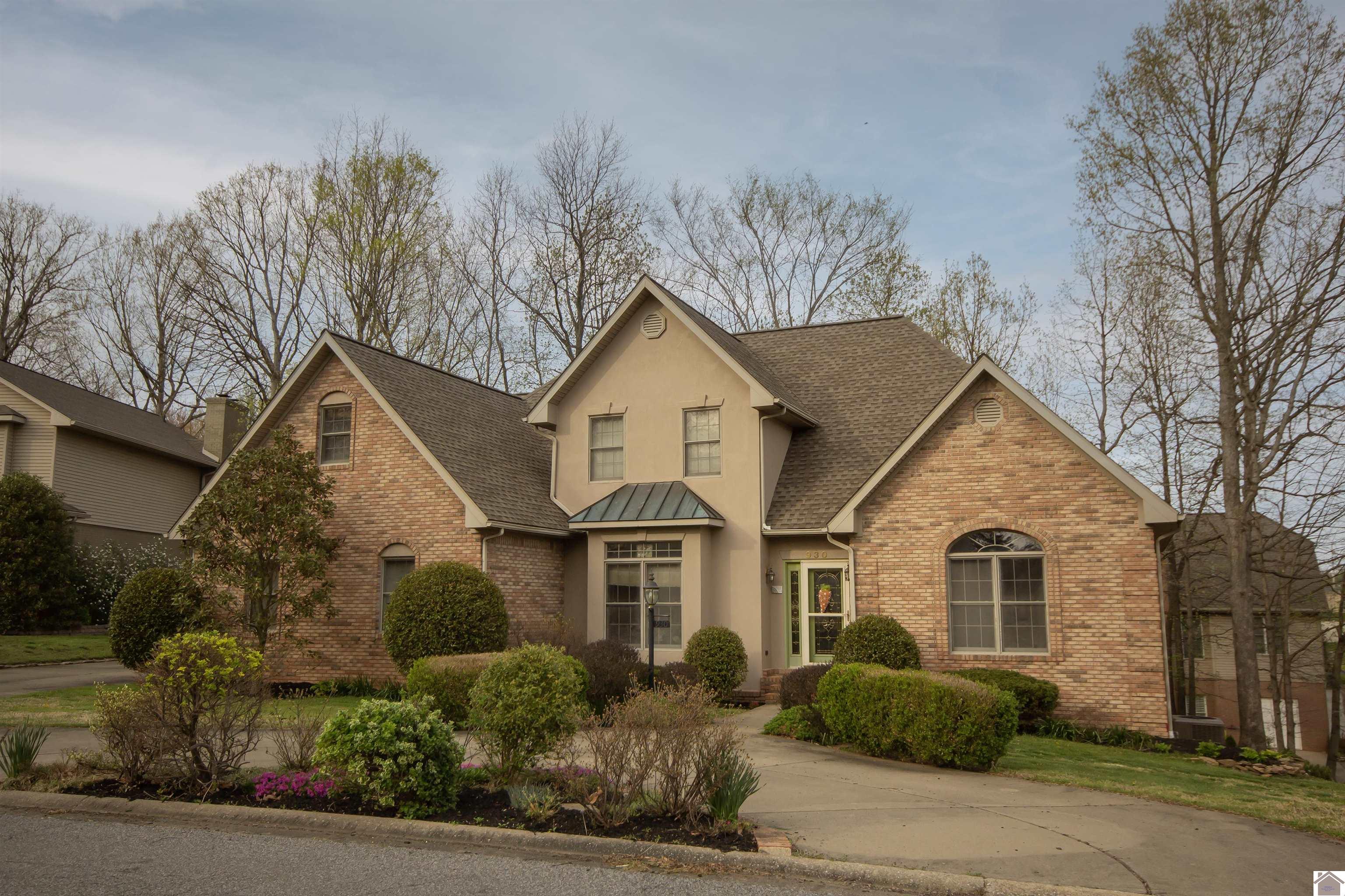 930 Lakeview Drive, Paducah, KY 42003