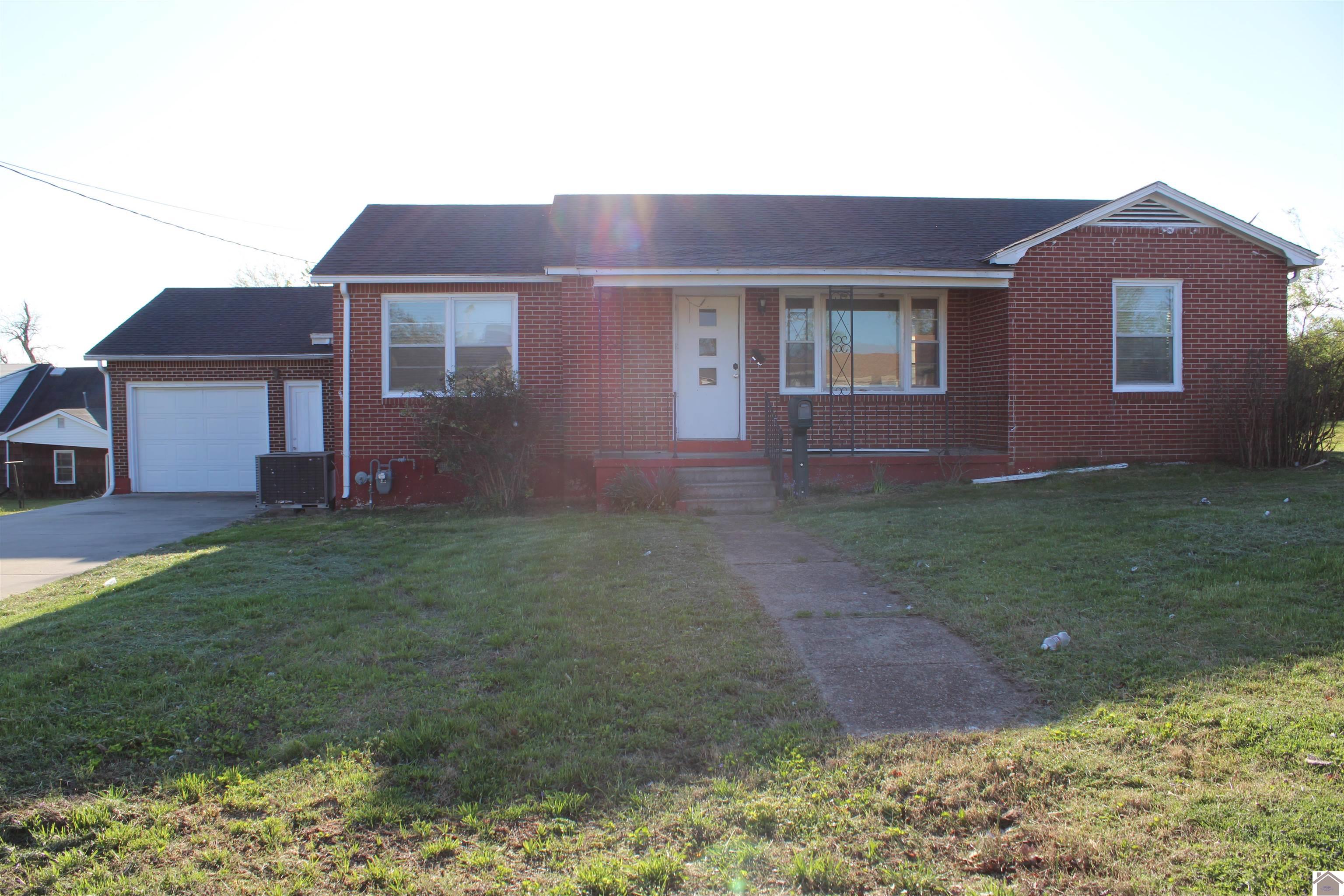 220 North 2nd Street, Mayfield, KY 42066