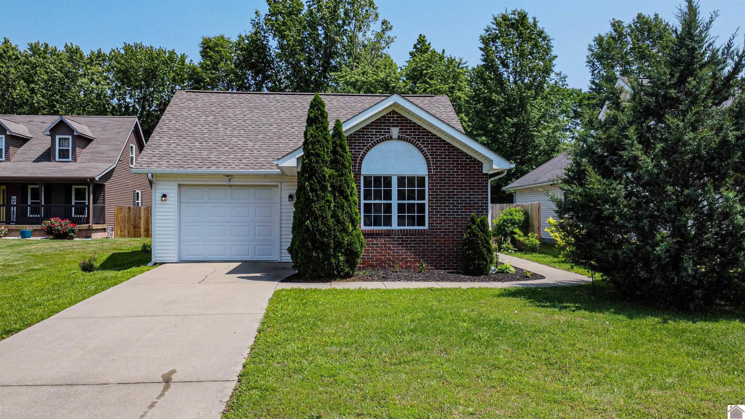 5255 Buckner Lake Circle, Paducah, KY 42001