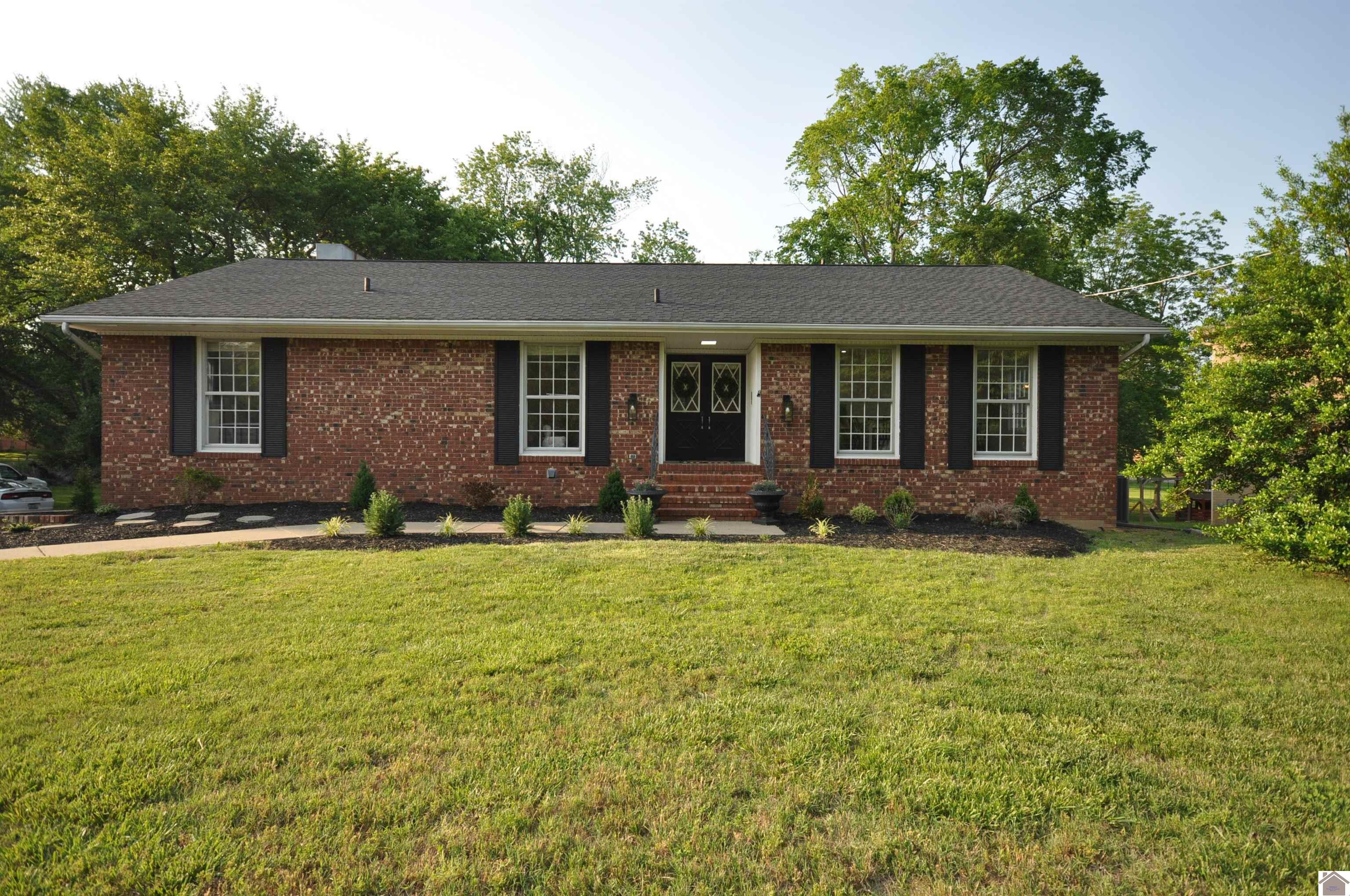 1602 Keenland Dr, Murray, KY 42071