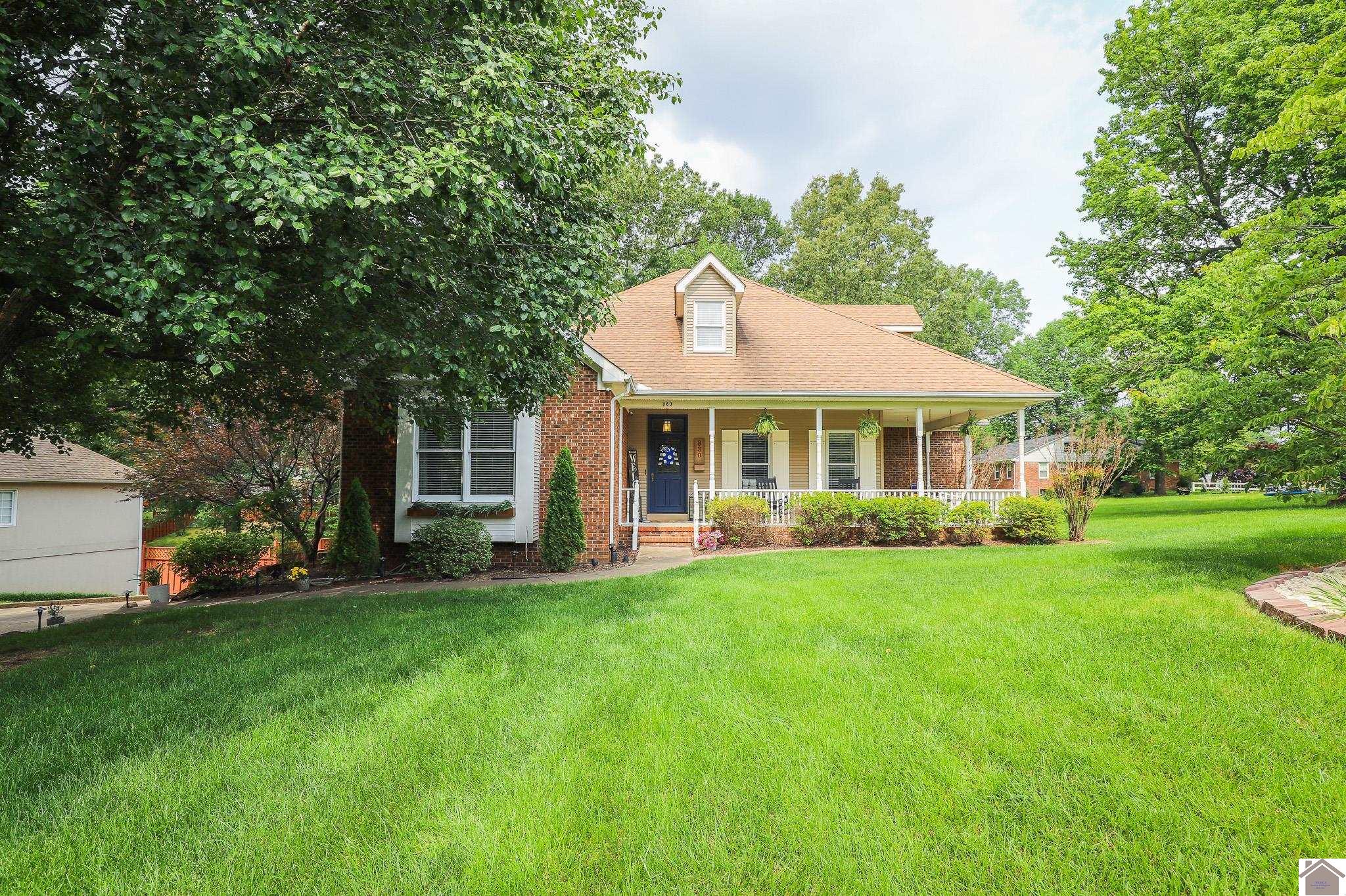 830 Lakeview Dr, Paducah, KY 42003 Listing Photo  1