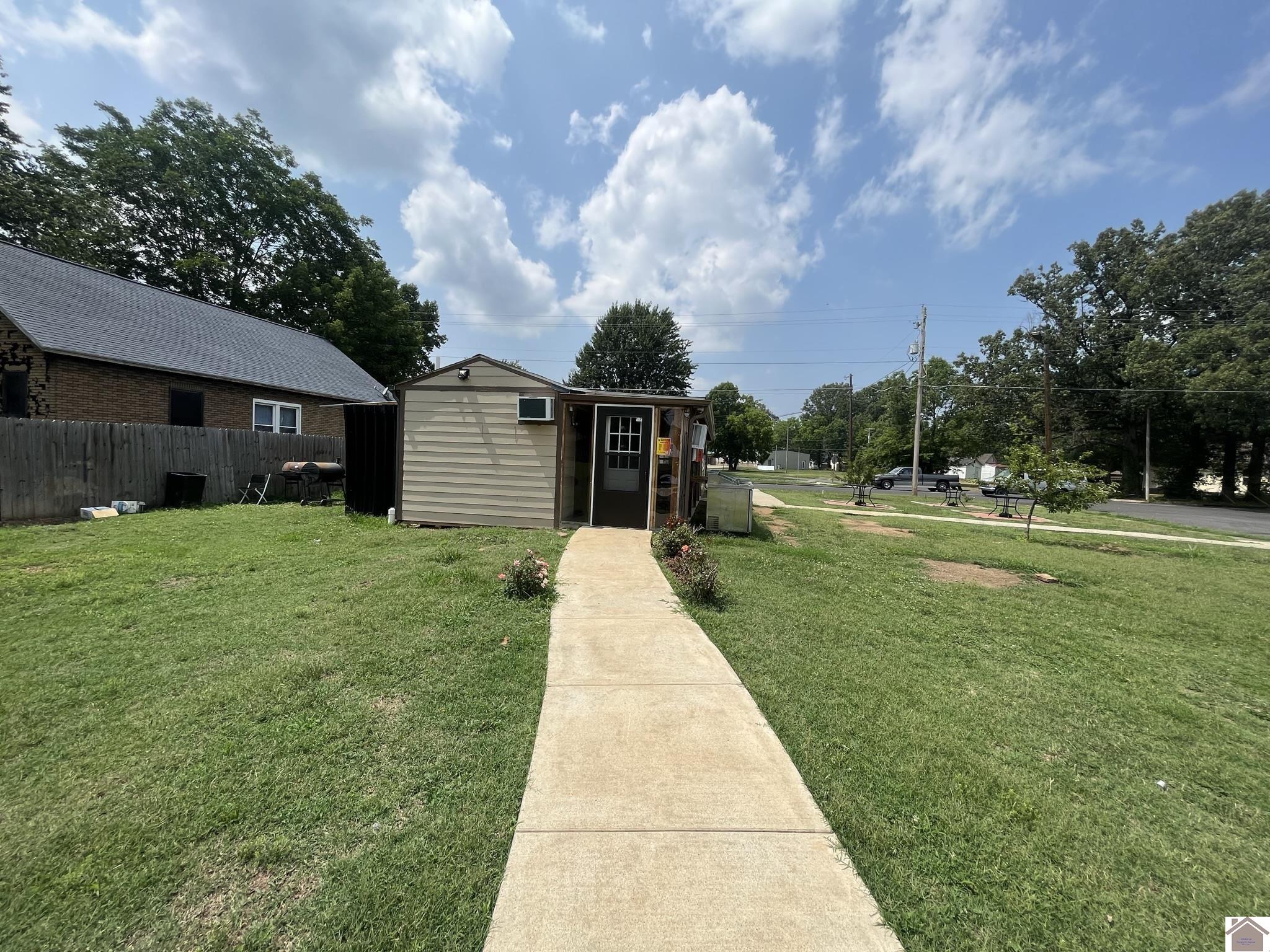 1406 Park Avenue Paducah KY 42001 Active