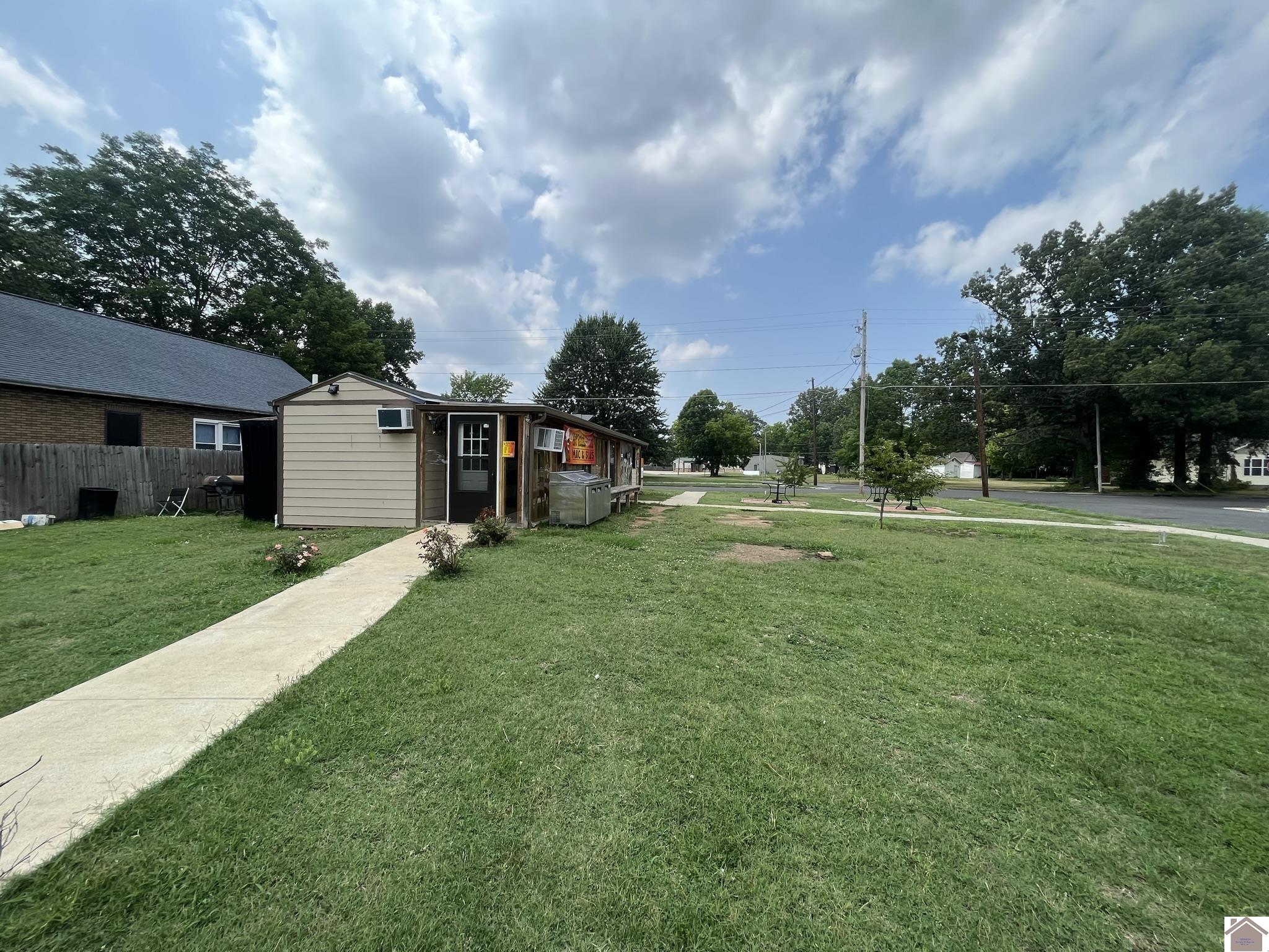 1406 Park Avenue Paducah KY 42001 Active