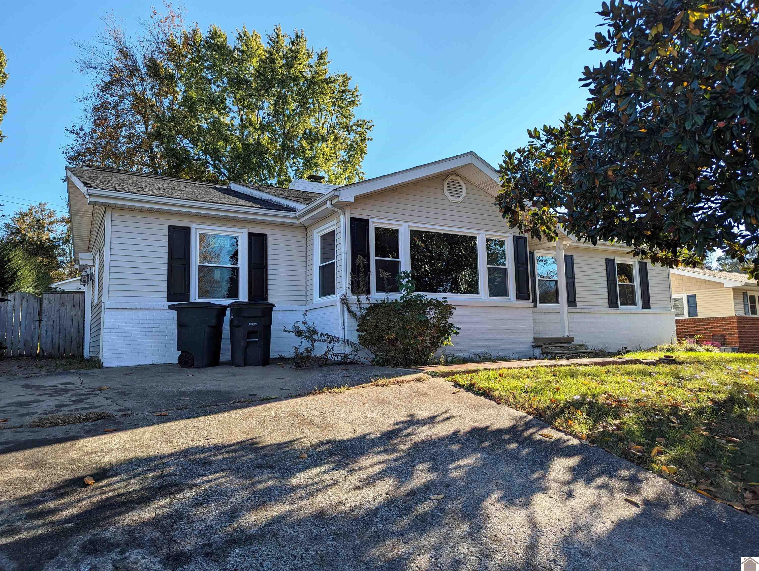 3742 Ramona Drive Paducah KY 42001 Active