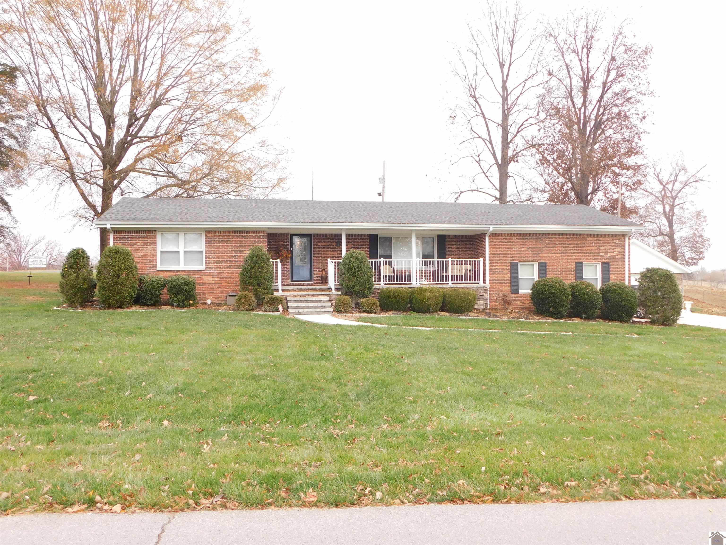 208 Maple Ave Calvert City KY 42029 Active