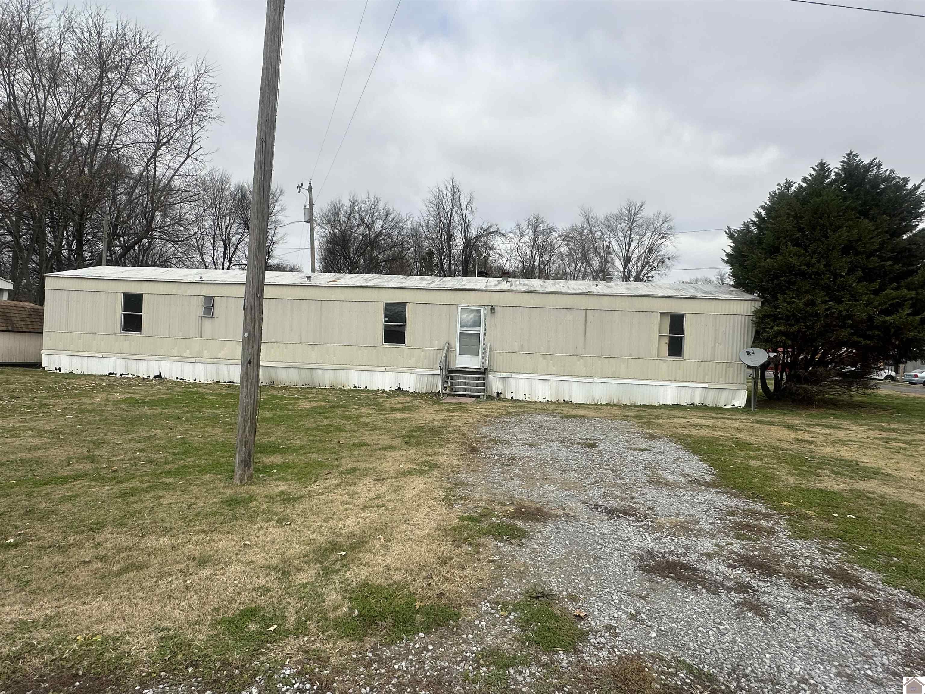 128 McCollum Ln Ledbetter KY 42058 | Active