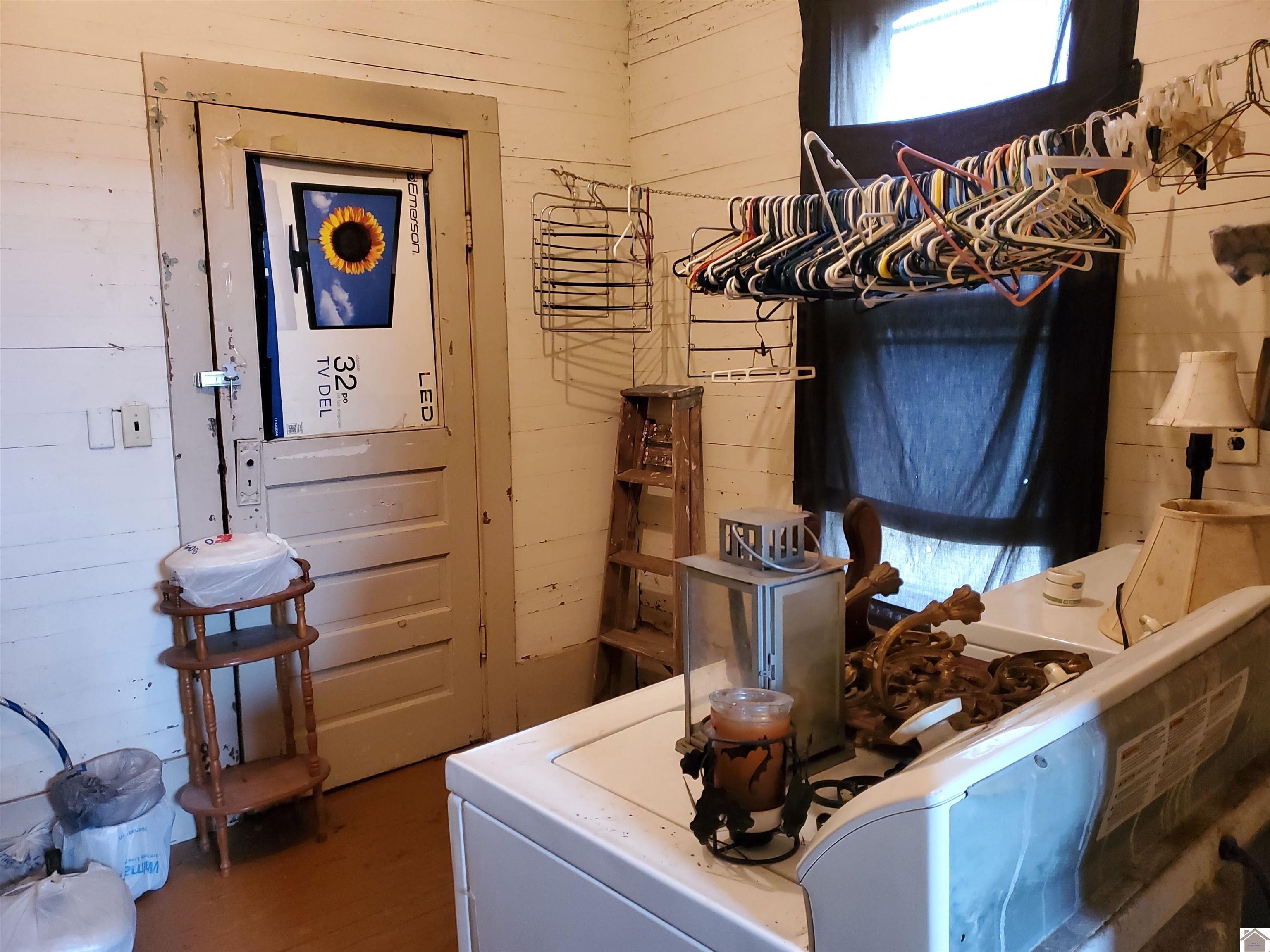 6436 State Route 1283 Water Valley KY 42085 Active