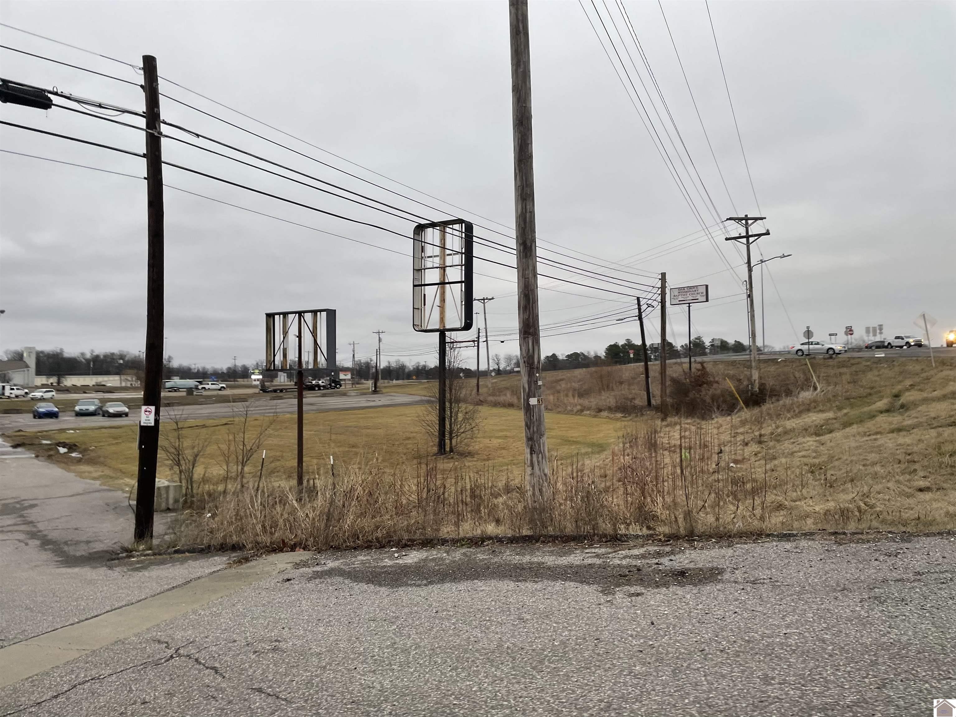 1500 W Broadway, Mayfield, KY 42066 Listing Photo  11