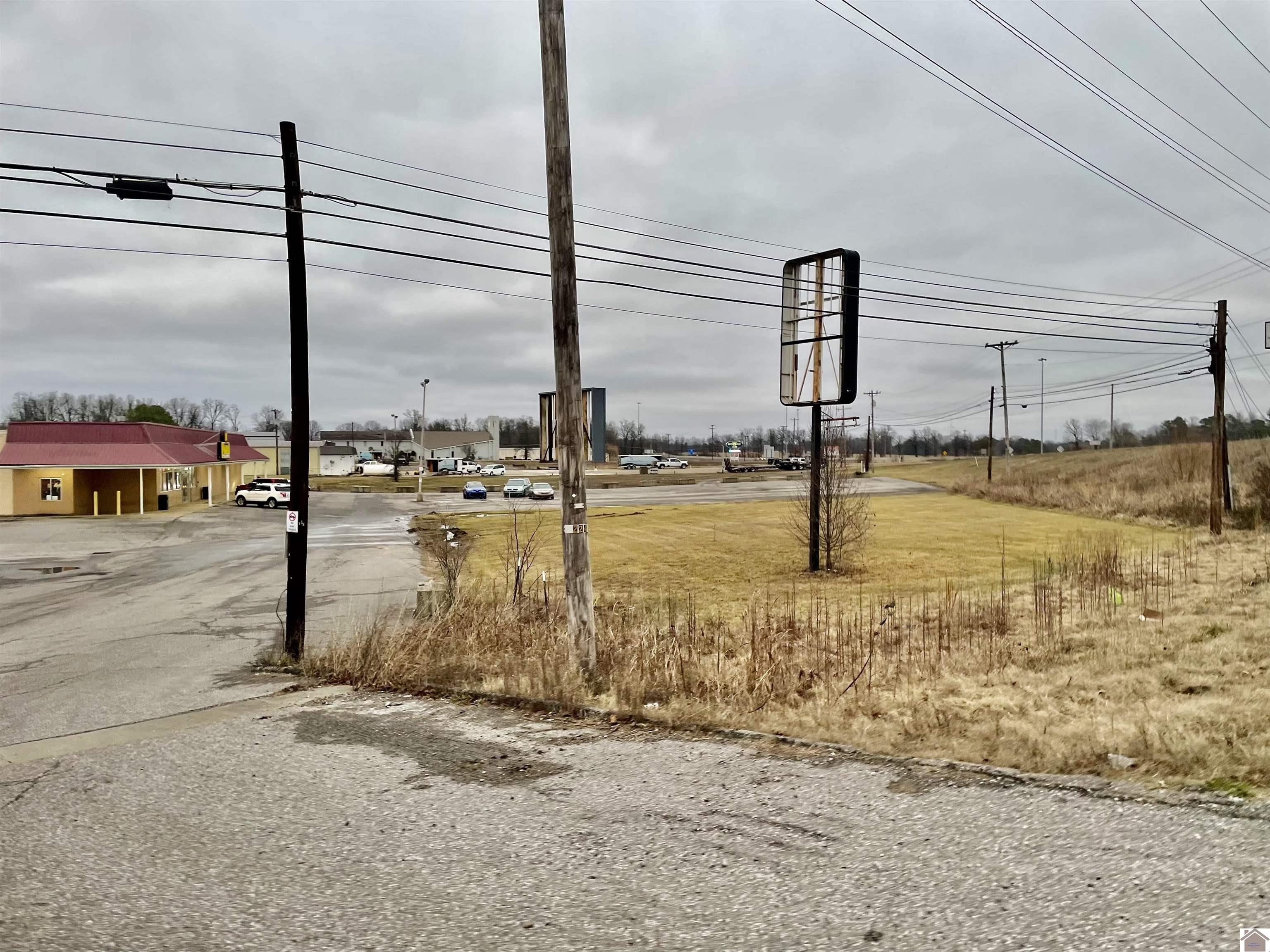 1500 W Broadway, Mayfield, KY 42066 Listing Photo  12