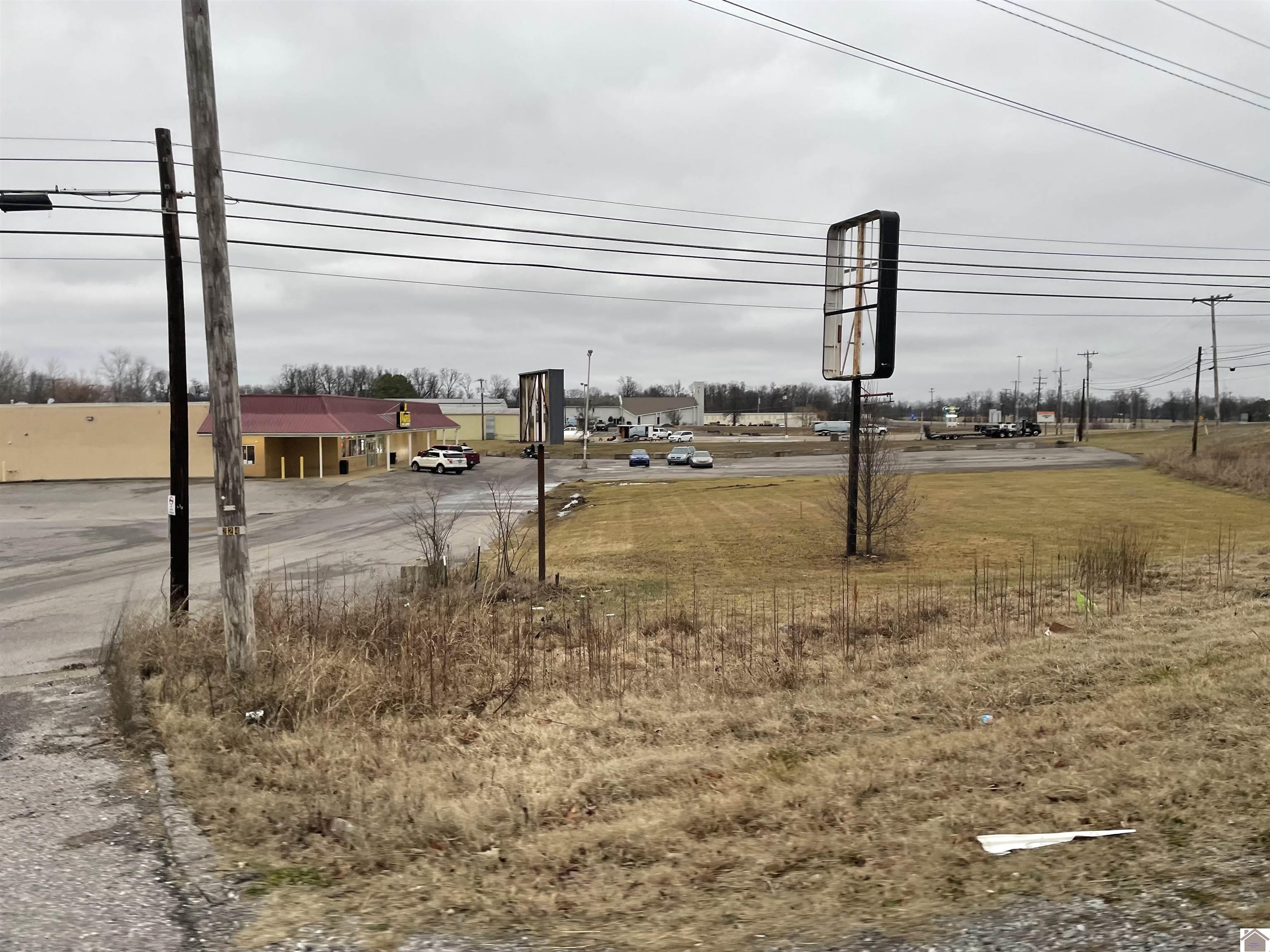 1500 W Broadway, Mayfield, KY 42066 Listing Photo  13