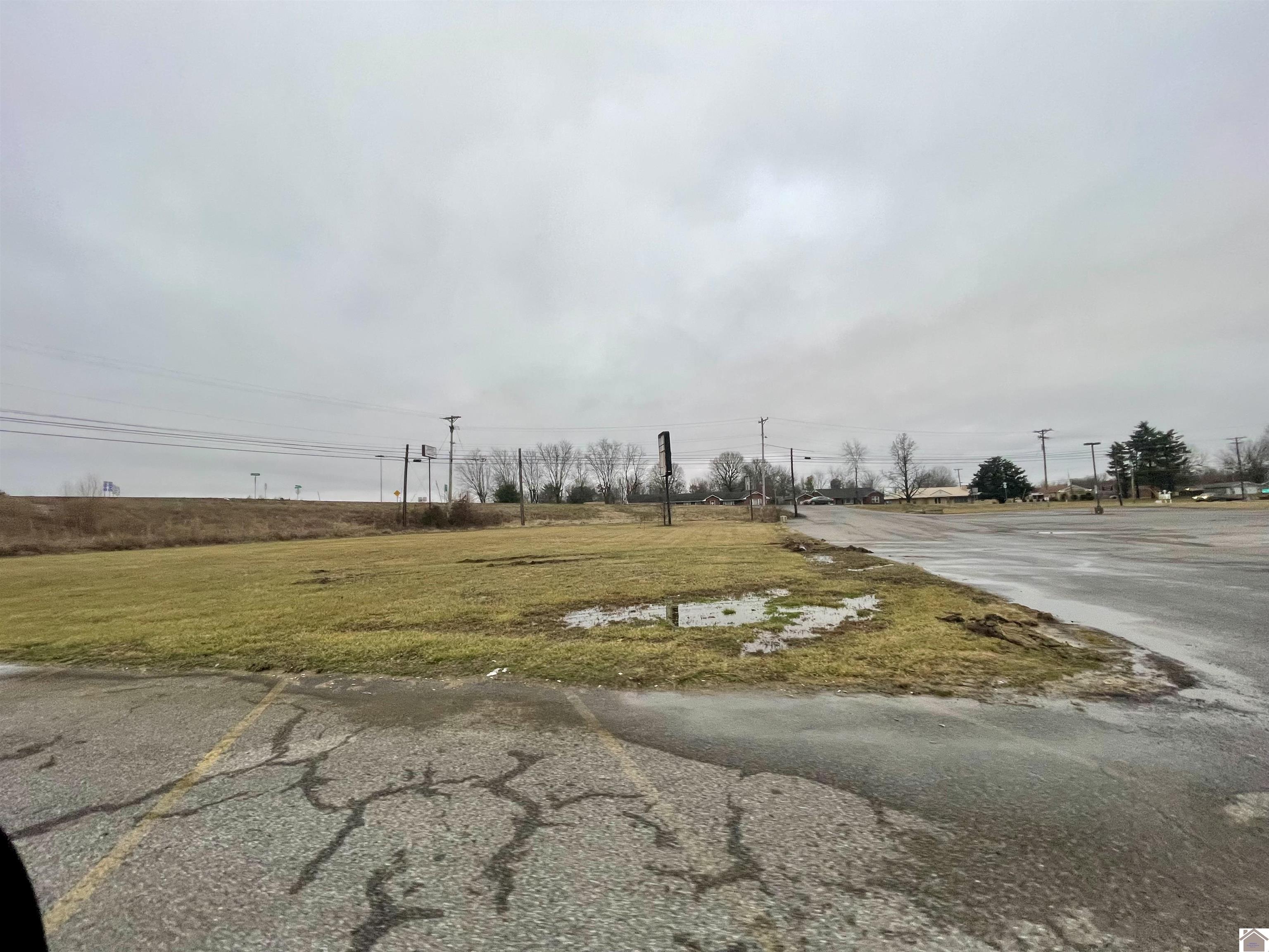 1500 W Broadway, Mayfield, KY 42066 Listing Photo  5