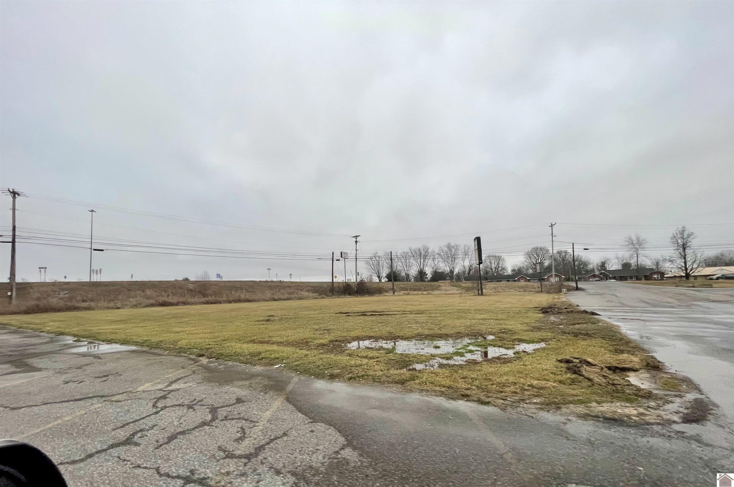 1500 W Broadway, Mayfield, KY 42066 Listing Photo  6
