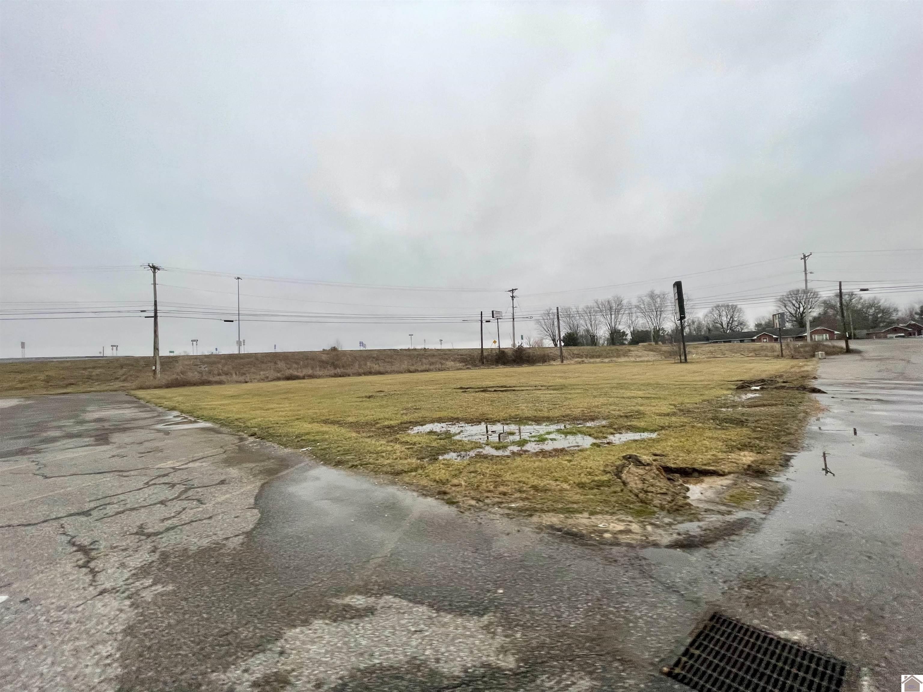 1500 W Broadway, Mayfield, KY 42066 Listing Photo  7