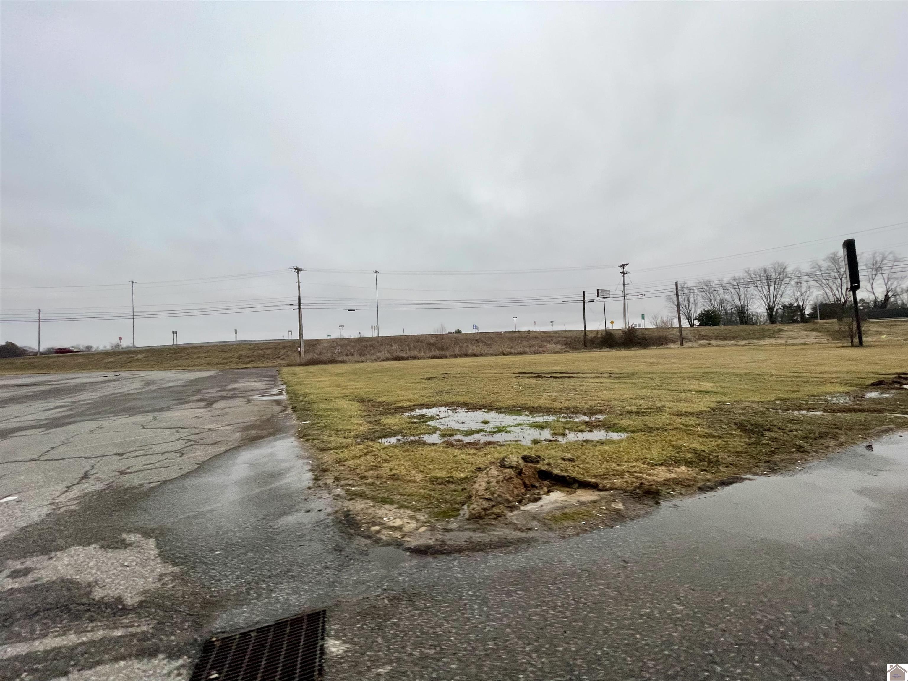 1500 W Broadway, Mayfield, KY 42066 Listing Photo  8