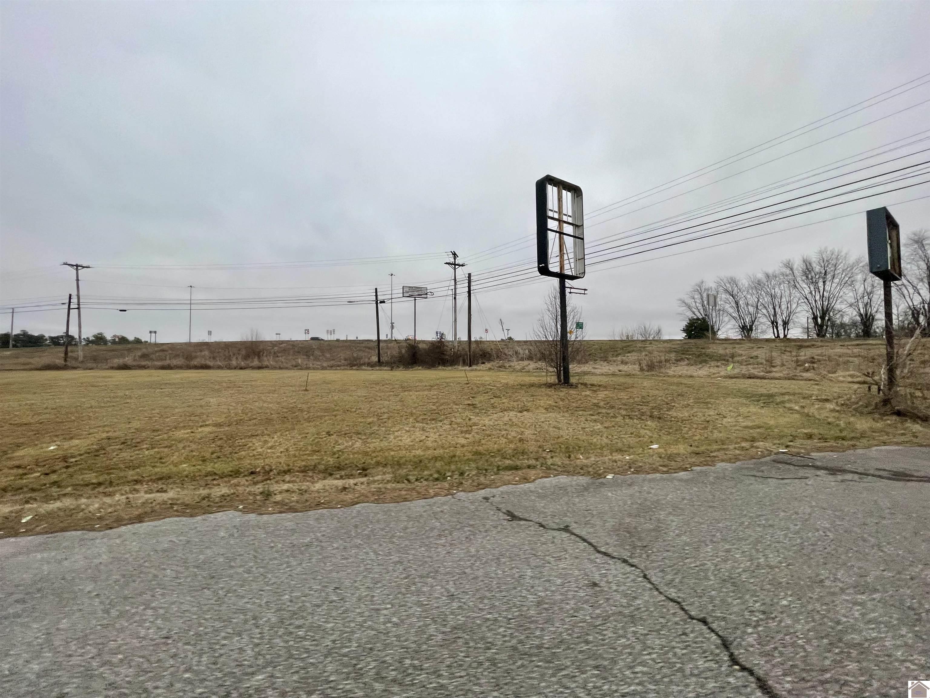 1500 W Broadway, Mayfield, KY 42066 Listing Photo  9