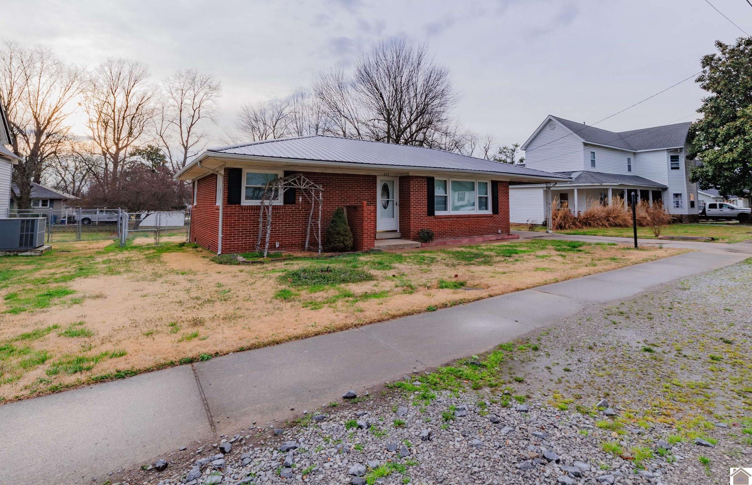323 Olive St, LaCenter, KY 42056 Listing Photo  3