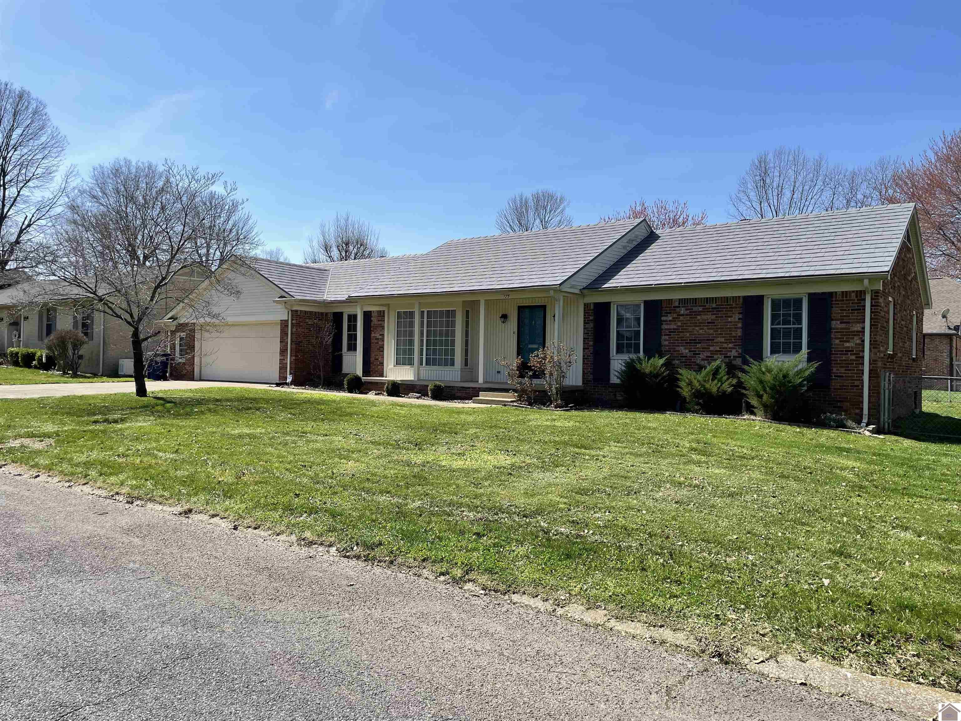 125 Campbell Court, Mayfield, KY 42066 Listing Photo  2