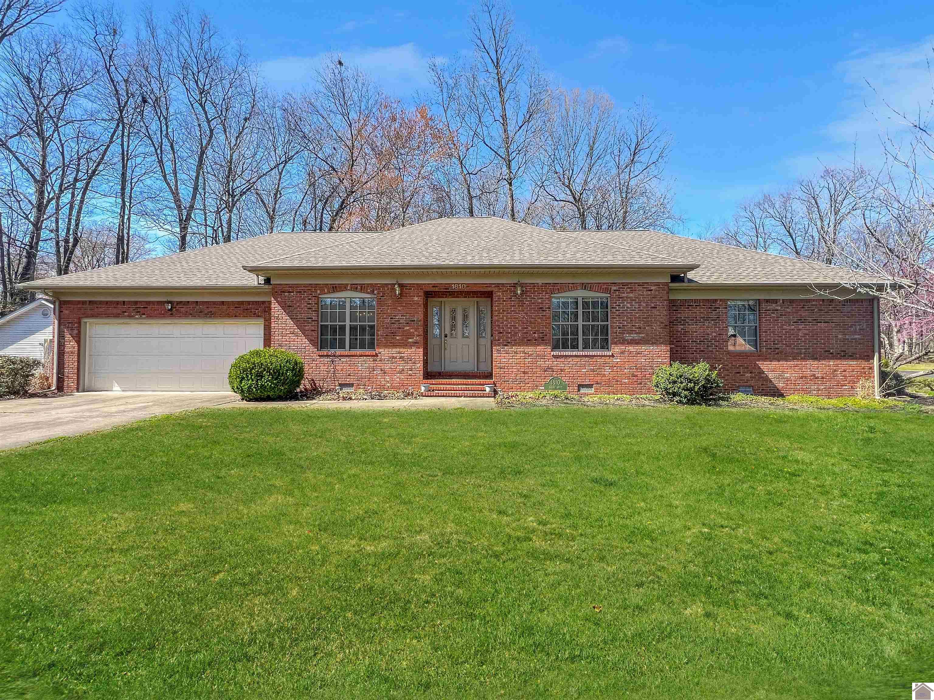 1810 Valley, Murray, KY 42071 Listing Photo  1