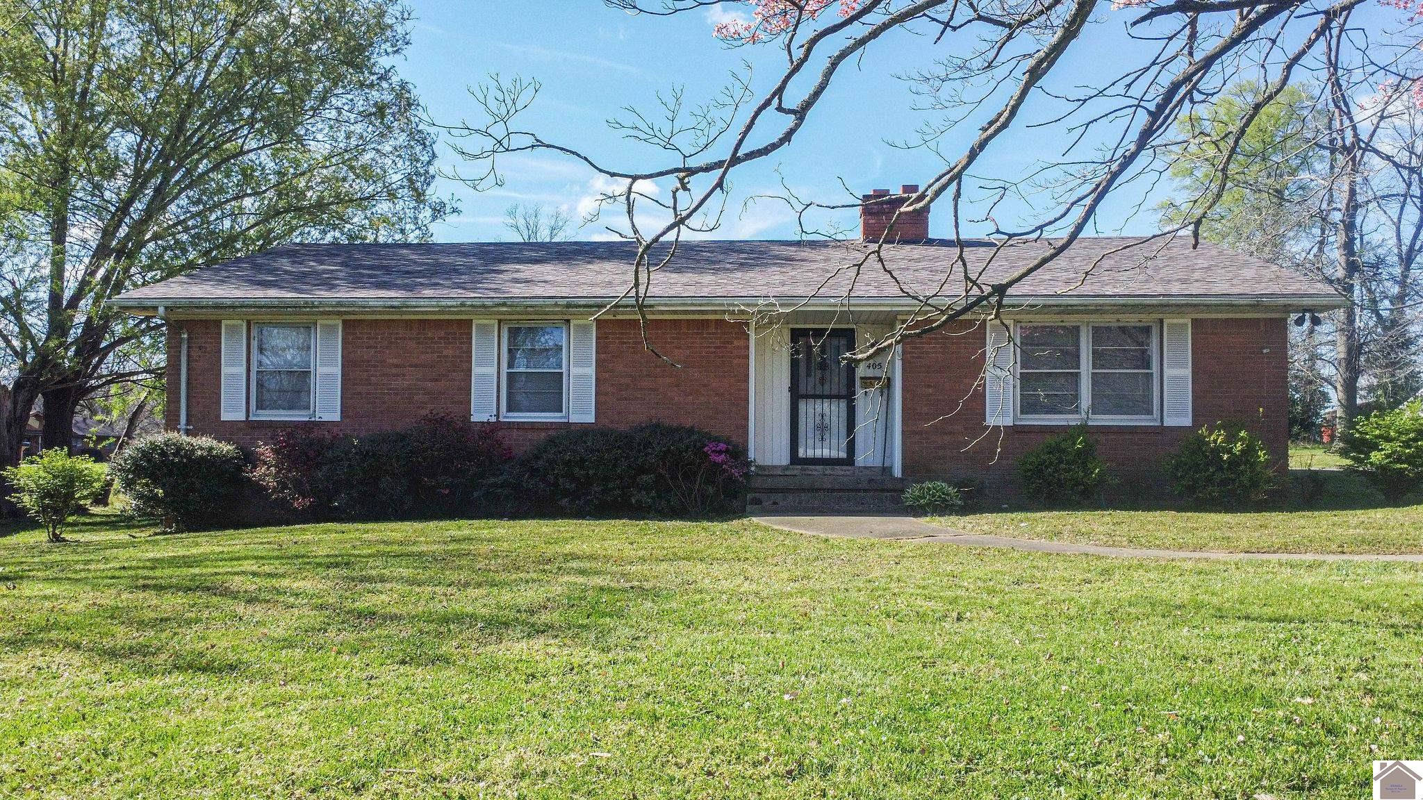 405 W Clay St. Clinton, Kentucky 42031 126295 Paducah Kentucky