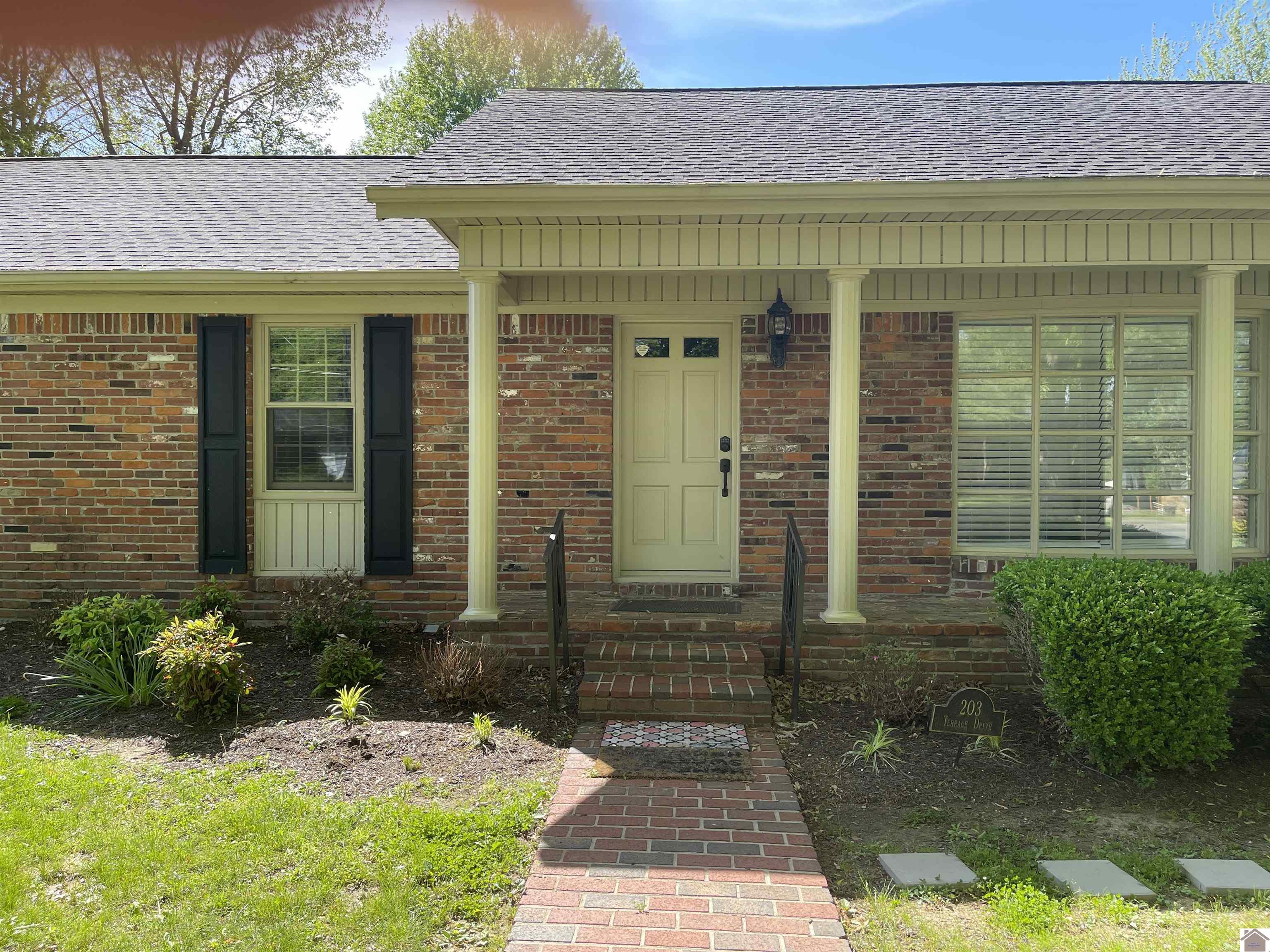 203 Terrace, Mayfield, KY 42066 Listing Photo  3