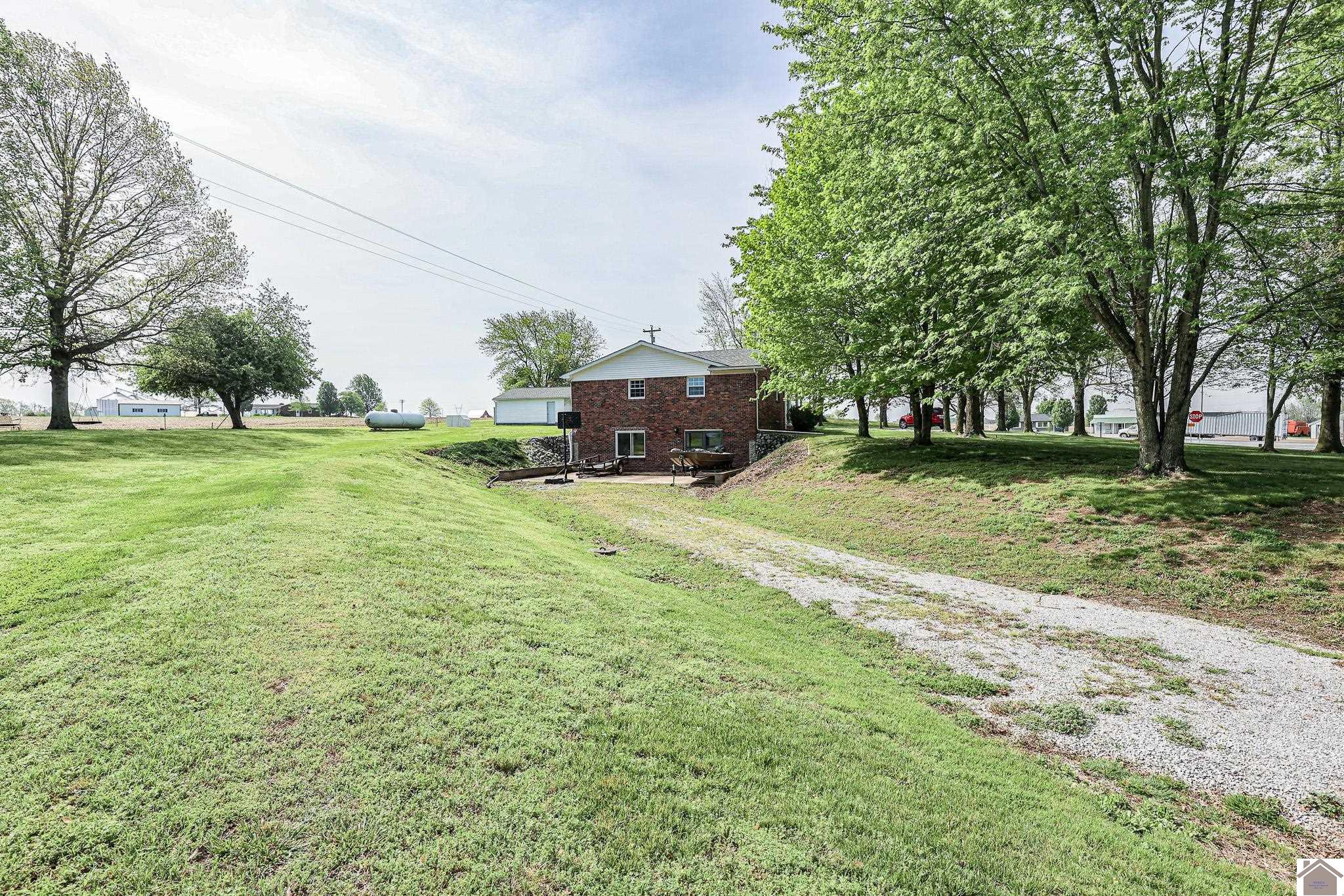 2586 State Route 307, Bardwell, KY 42023 Listing Photo  4