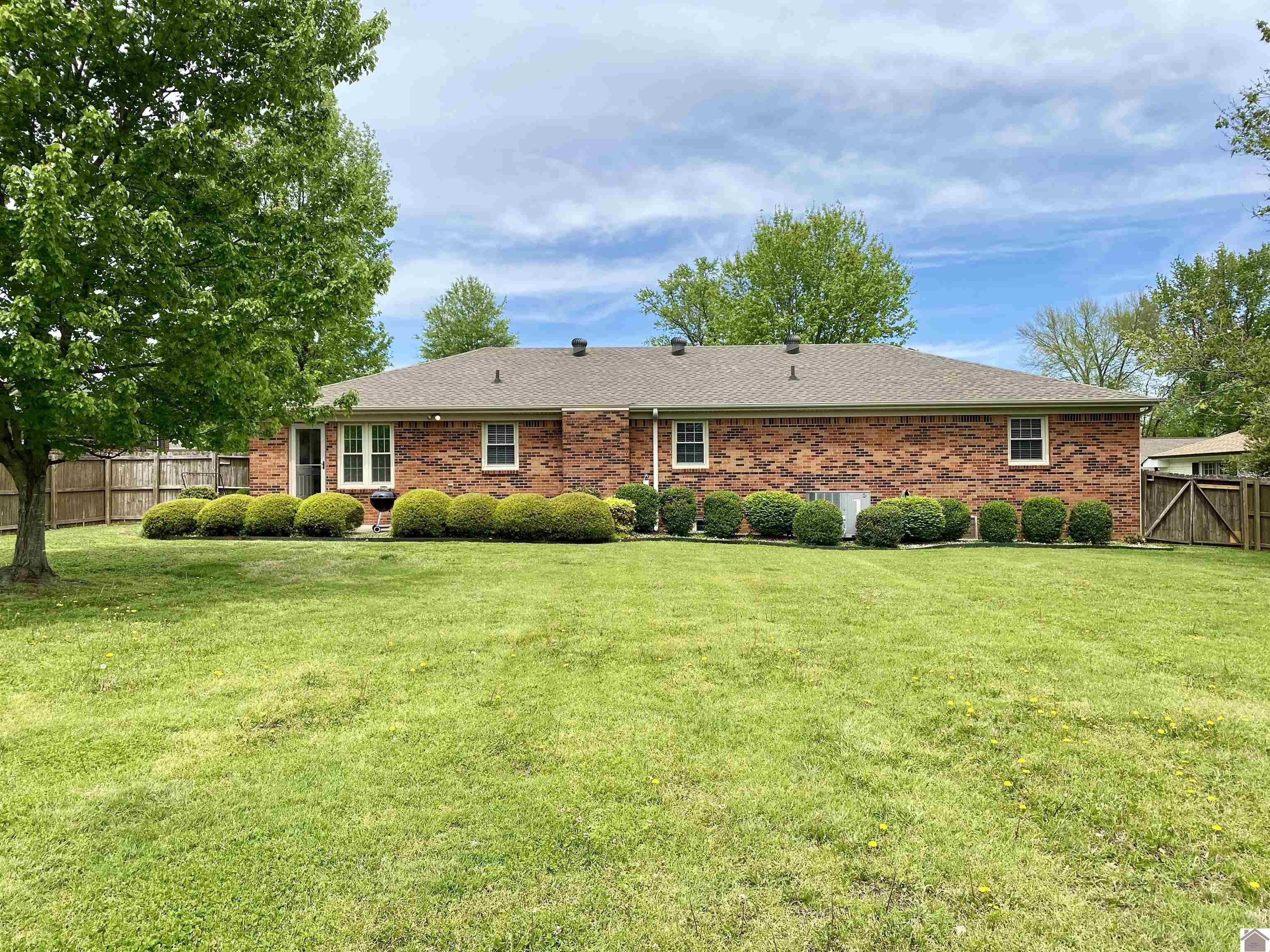 1515 Dudley Dr, Murray, KY 42071 Listing Photo  3