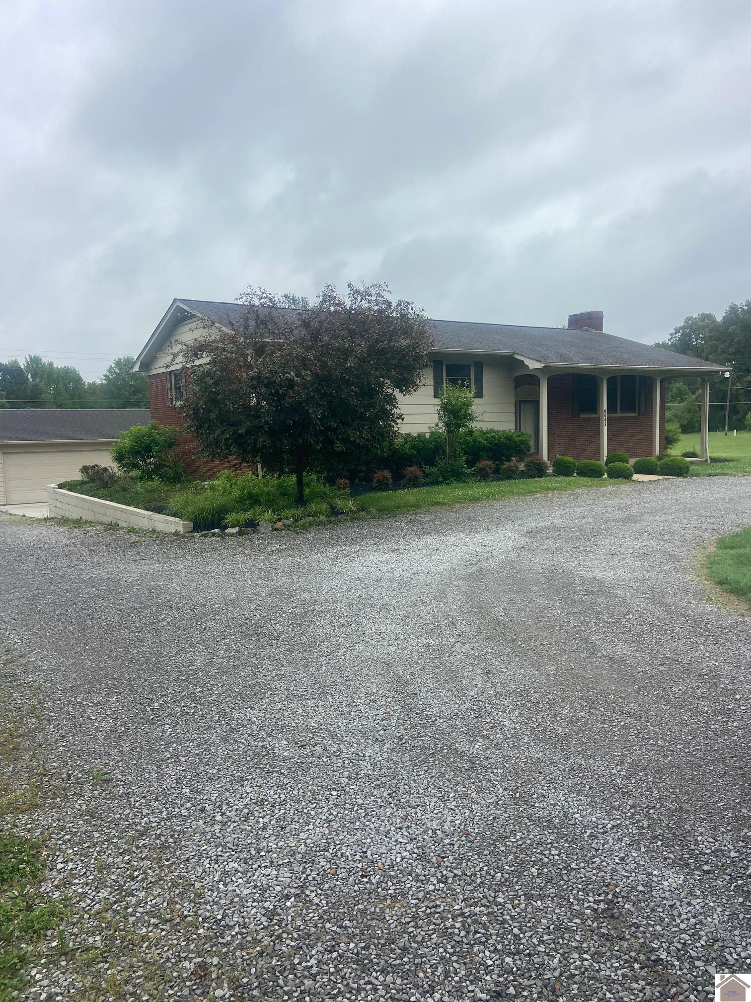 6045 Buckner Lane Paducah, Kentucky 42001 126802 Paducah Kentucky