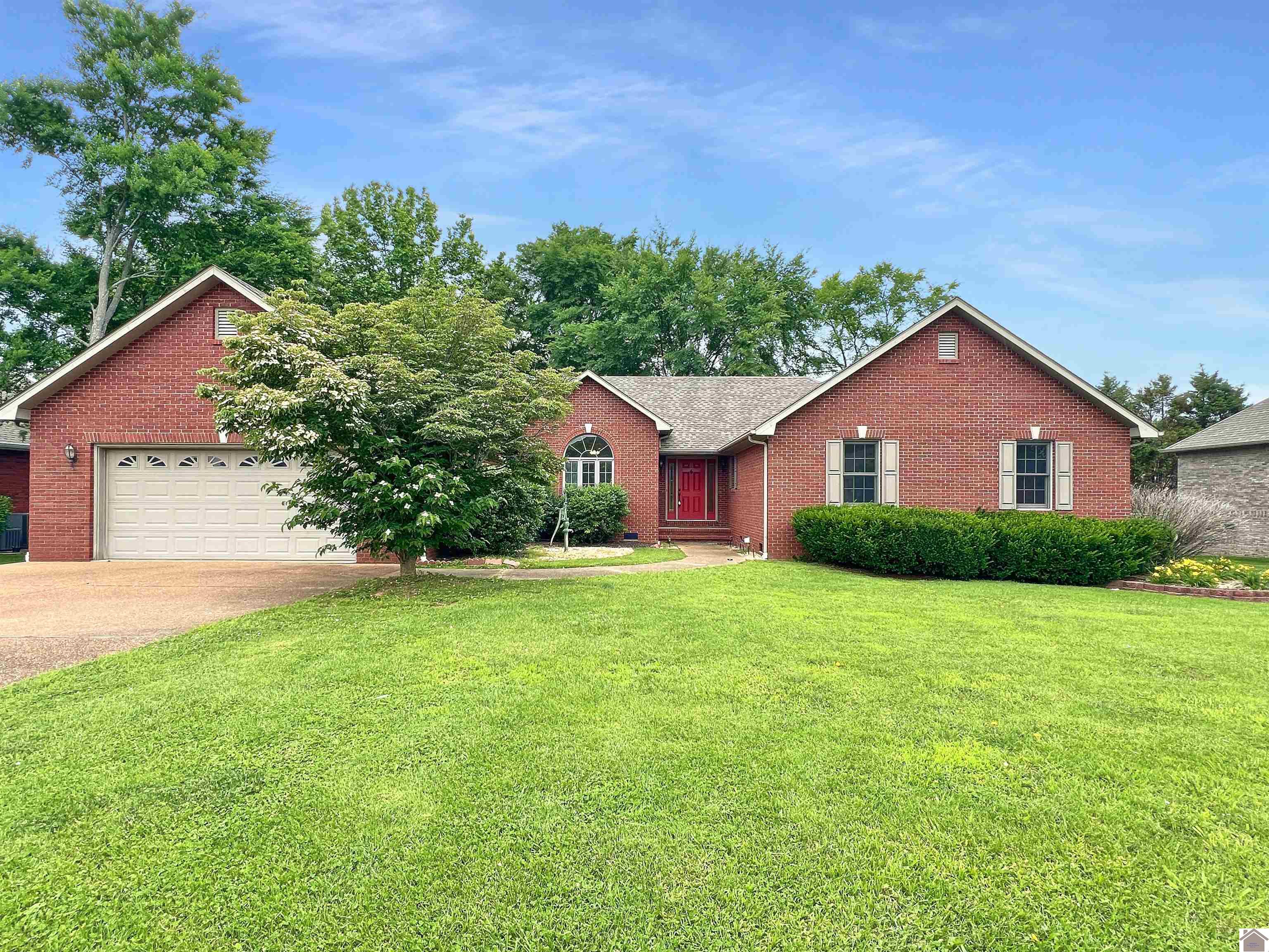 2002 Rugby Dr, Murray, KY 42071 Listing Photo  1