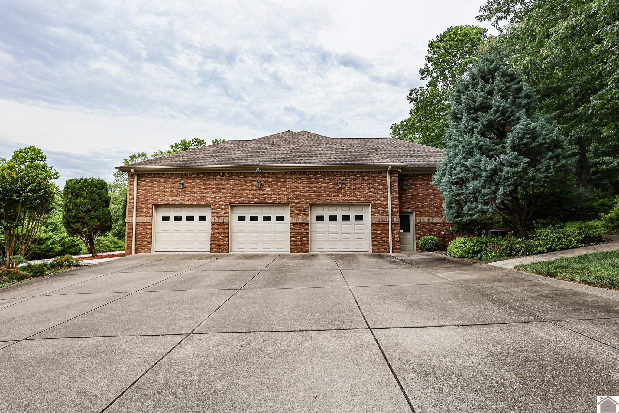 400 Parker Rd, Paducah, KY 42003 Listing Photo  4