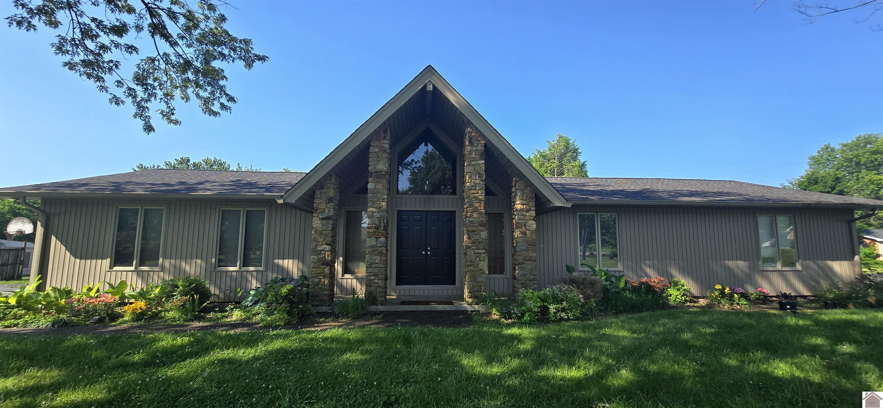 1101 English Oak Court Hopkinsville KY 42240 Active