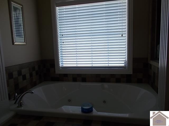 230 Forest Ridge Cove, Paducah, KY 42003 Listing Photo  10
