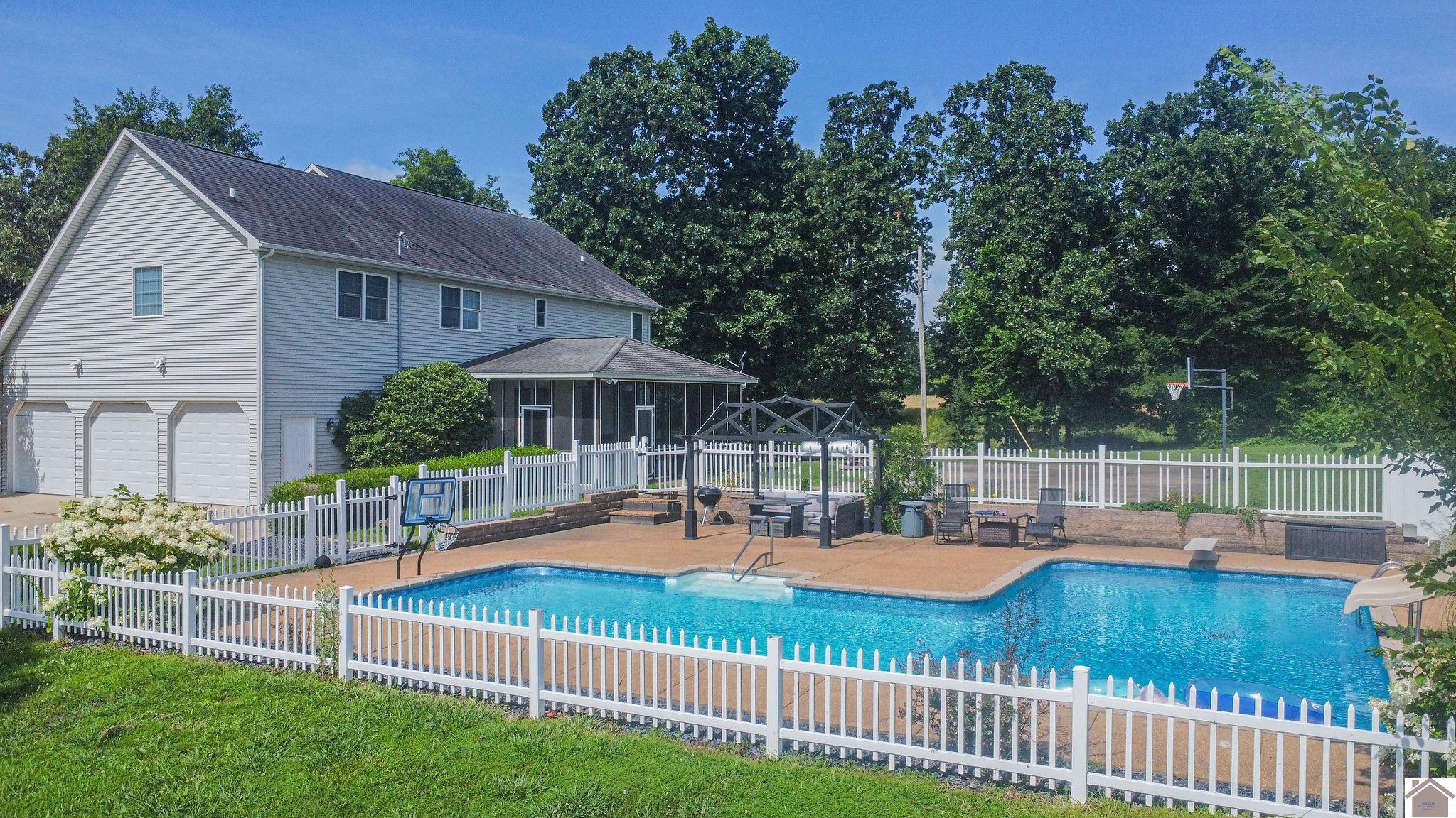 252 Clark Road, Mayfield, KY 42066 Listing Photo  7