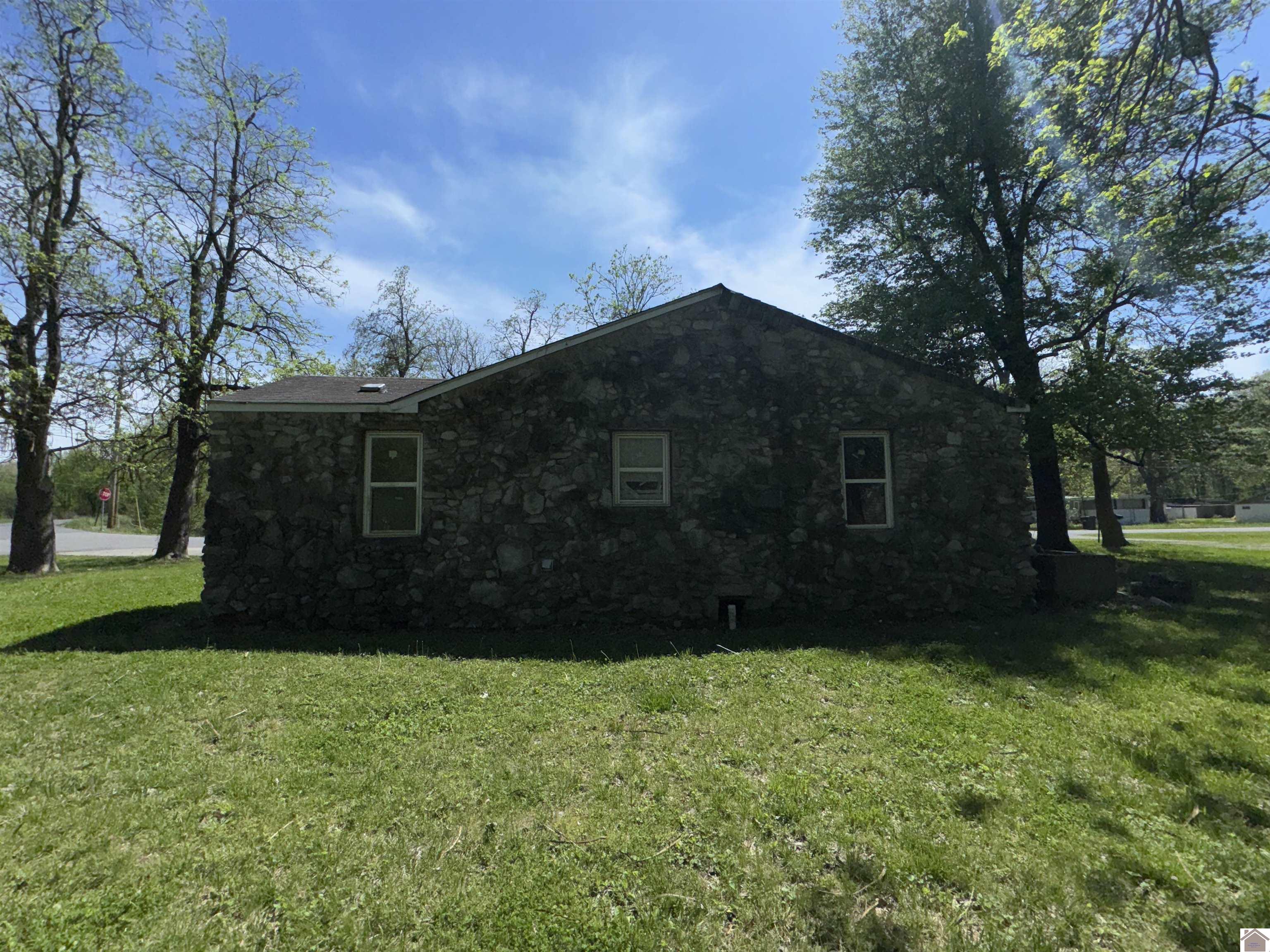 1149 Oaks Rd Paducah KY 42003 Sold