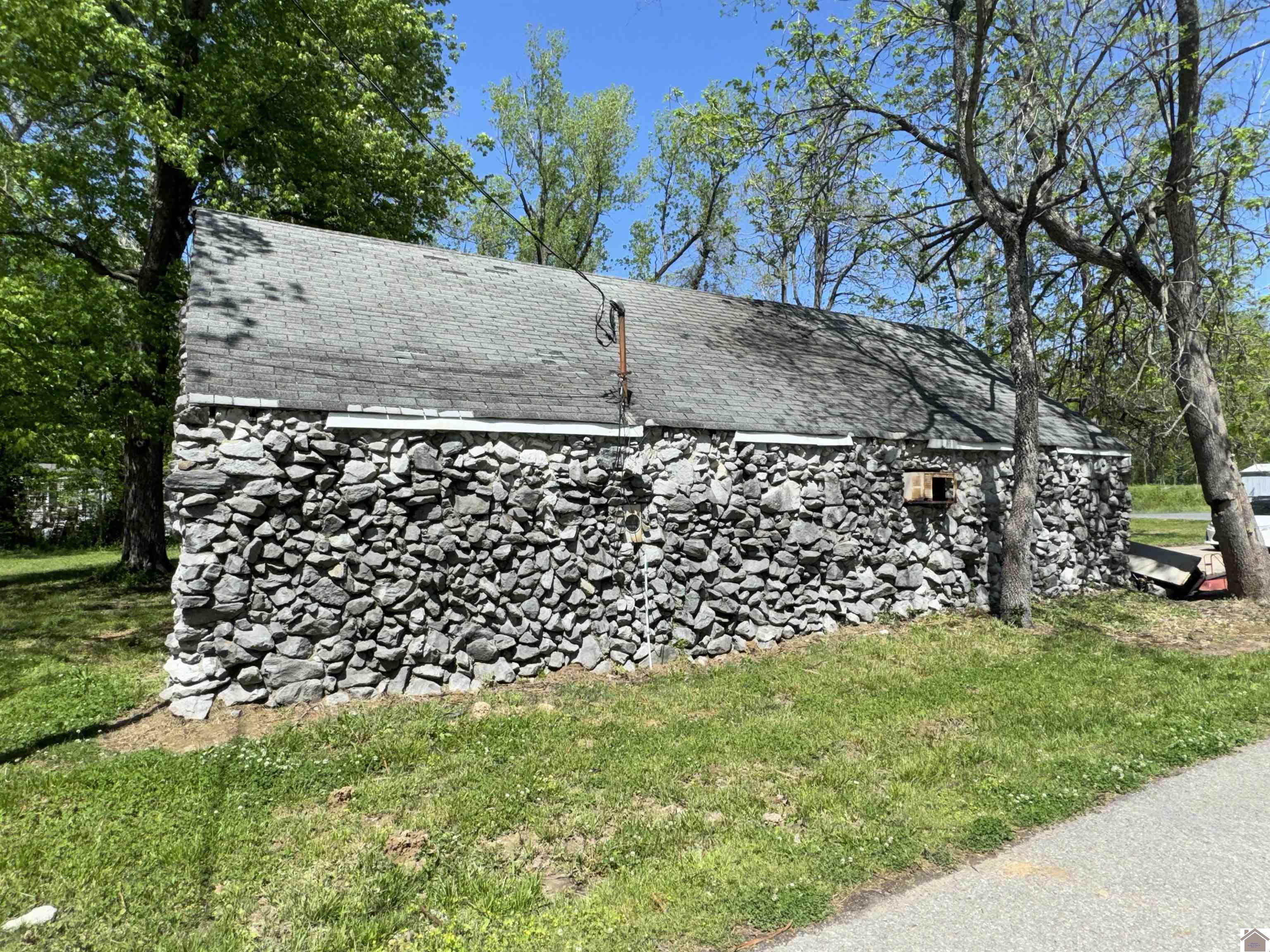 1149 Oaks Rd Paducah KY 42003 Sold