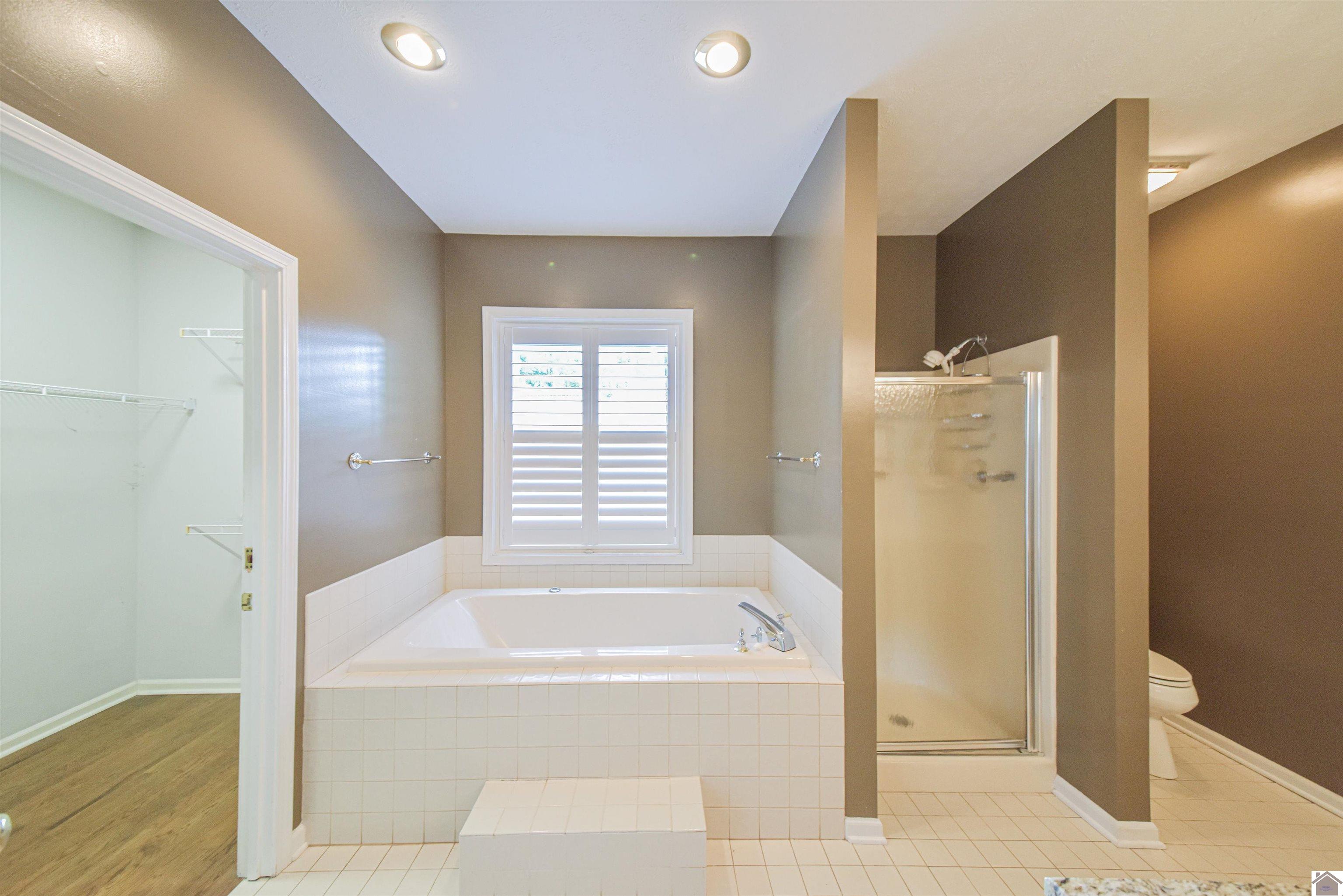4673 Quail Hollow Drive, Paducah, KY 42001 Listing Photo  17