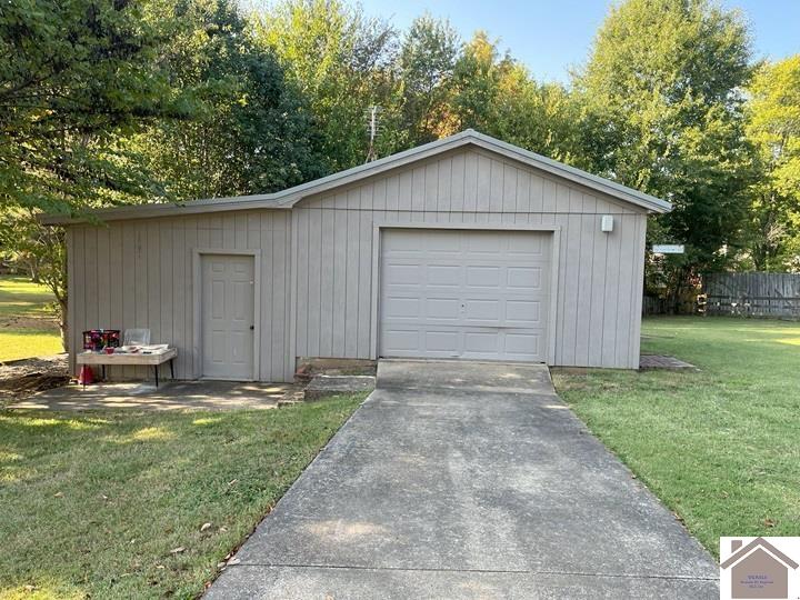 1309 Fairway Circle, Mayfield, KY 42066 Listing Photo  3