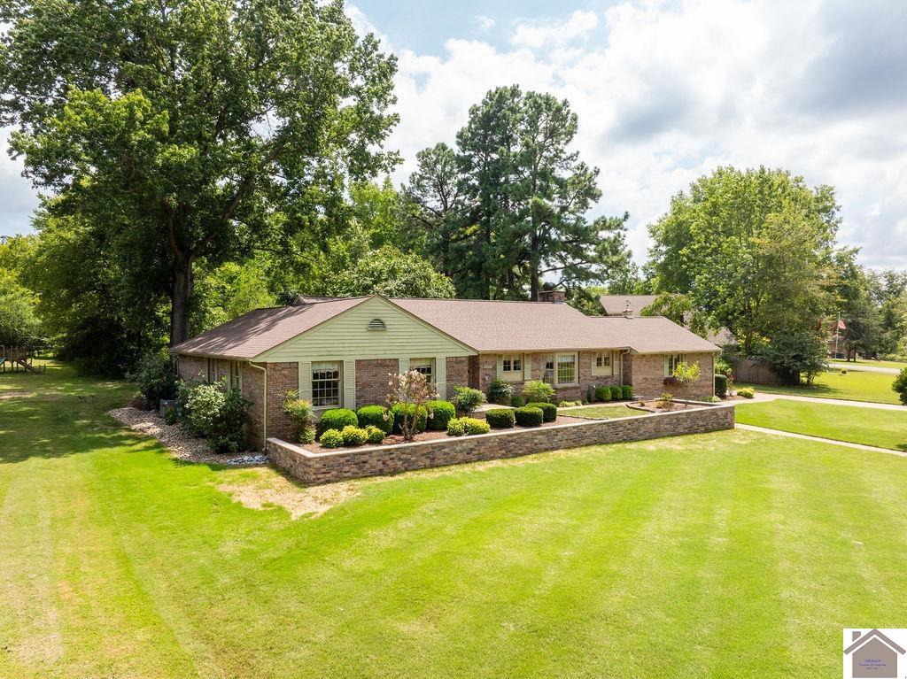 2017 GATESBOROUGH CIRCLE, MURRAY, KY 42071