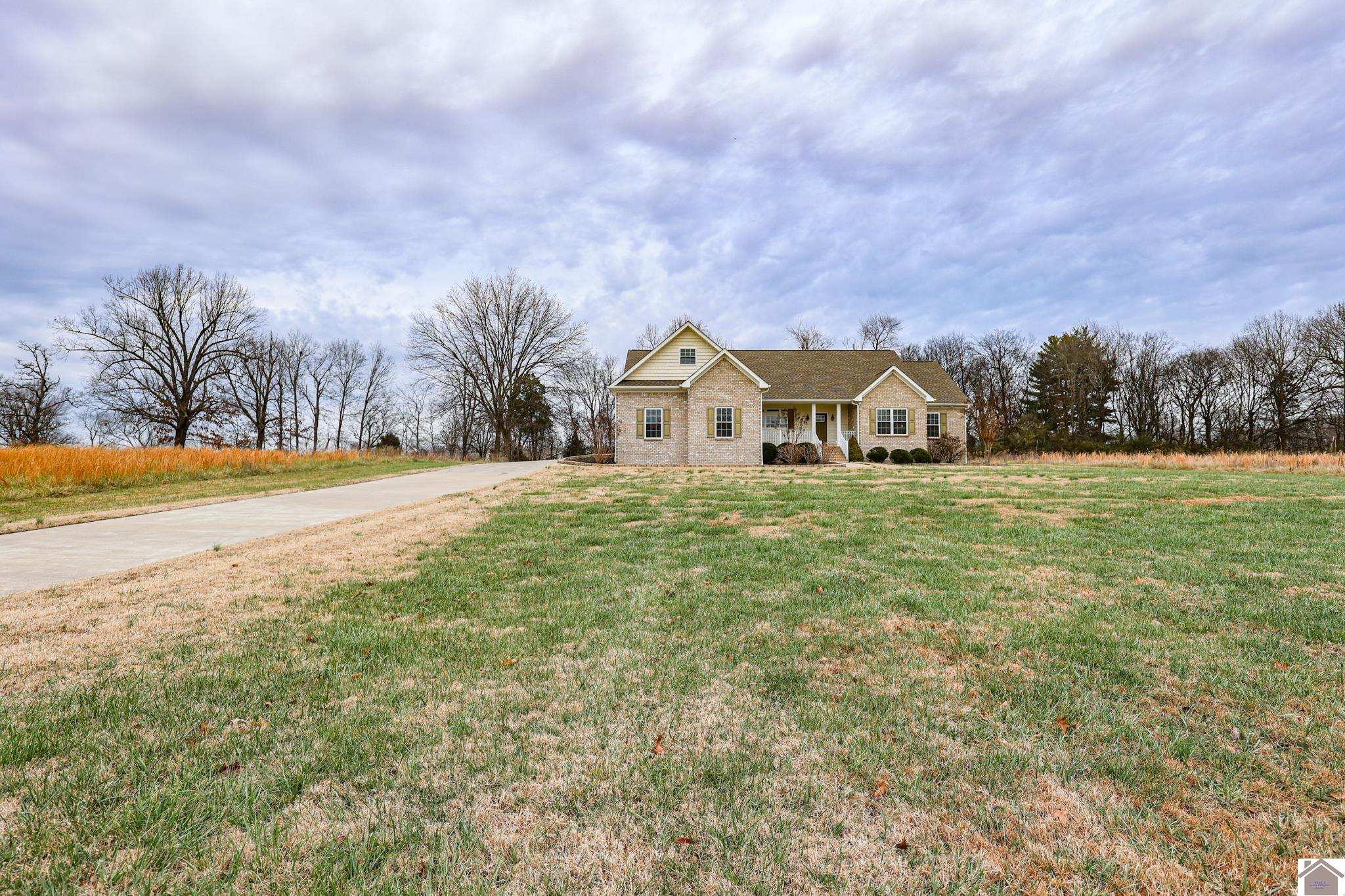 205 Bell Ln, Paducah, KY 42003 Listing Photo  1