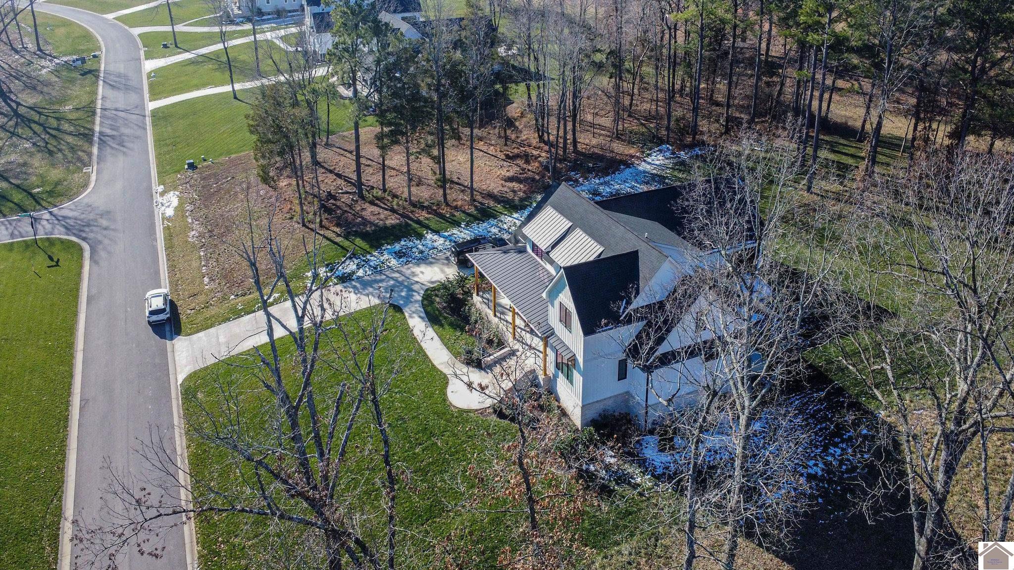 131 West Gate Drive, Paducah, KY 42001 Listing Photo  2