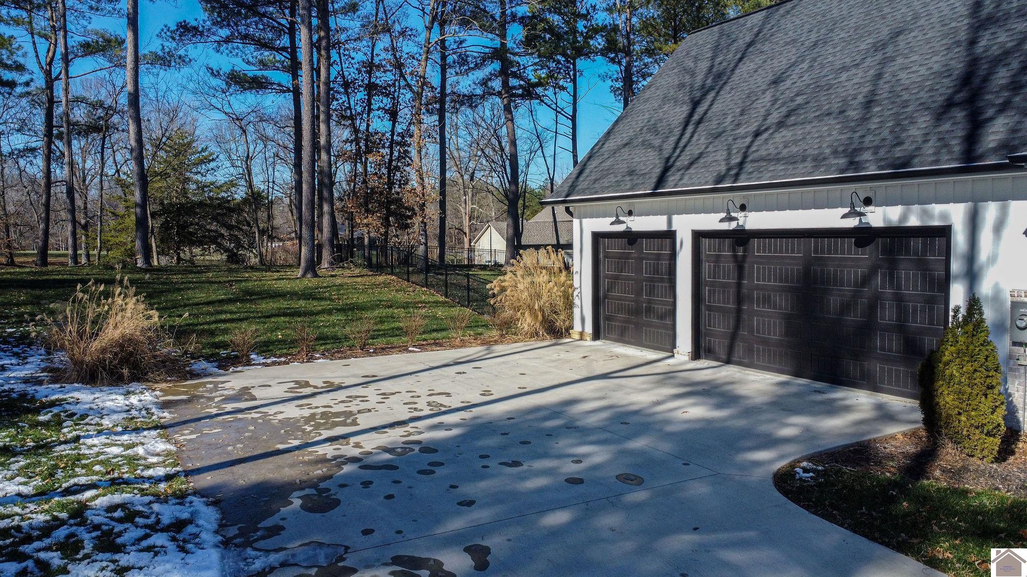 131 West Gate Drive, Paducah, KY 42001 Listing Photo  4