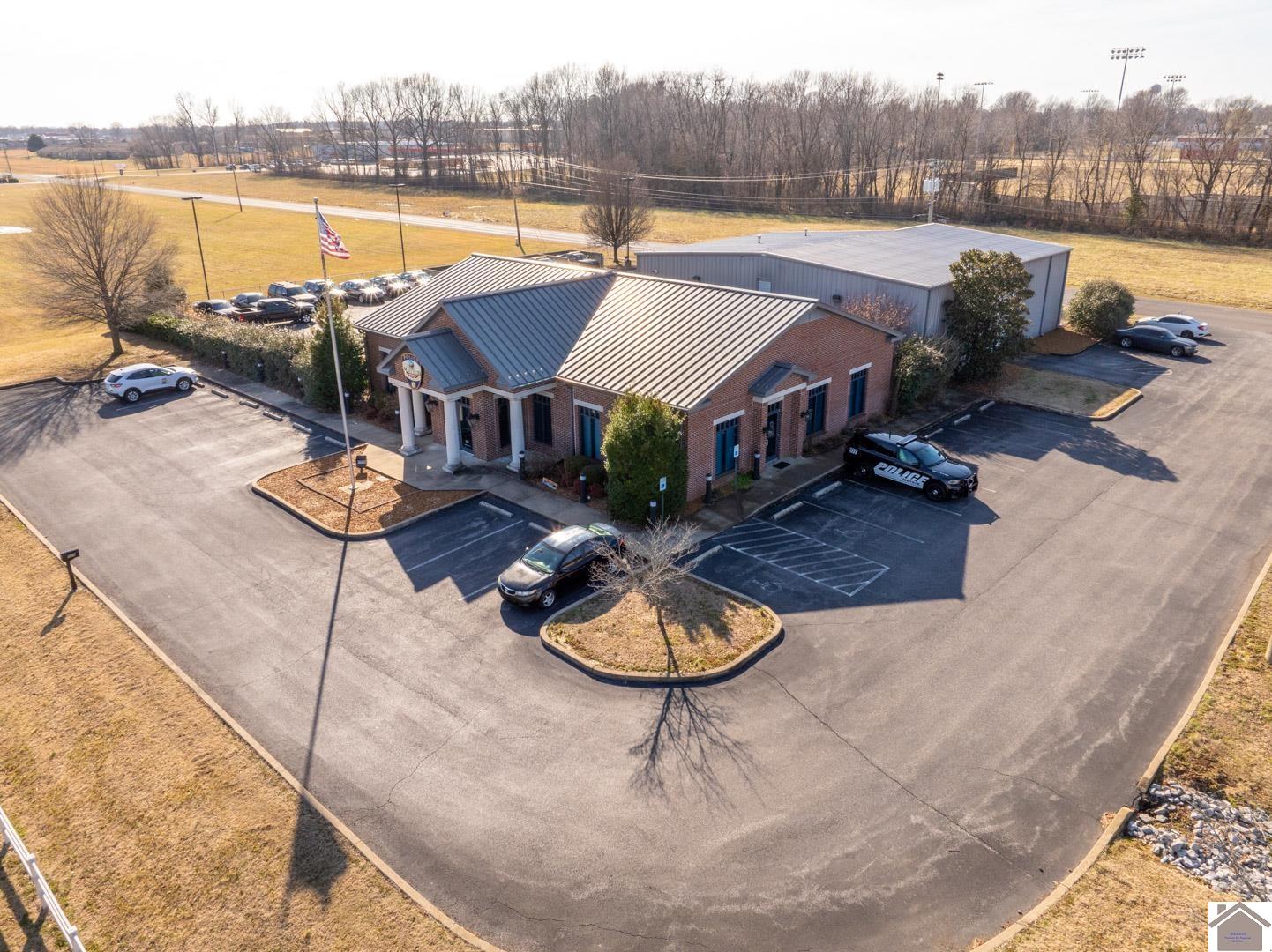 900 S Commonwealth Drive, Mayfield, KY 42066 Listing Photo  5