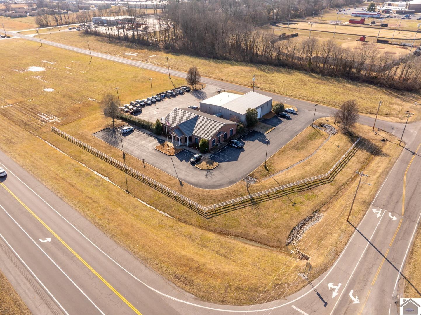 900 S Commonwealth Drive, Mayfield, KY 42066 Listing Photo  6