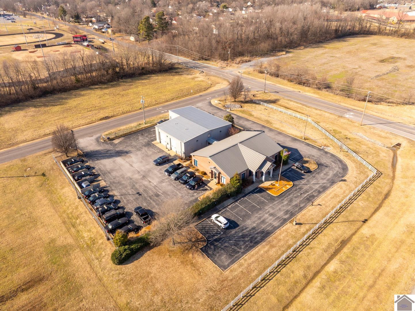 900 S Commonwealth Drive, Mayfield, KY 42066 Listing Photo  7